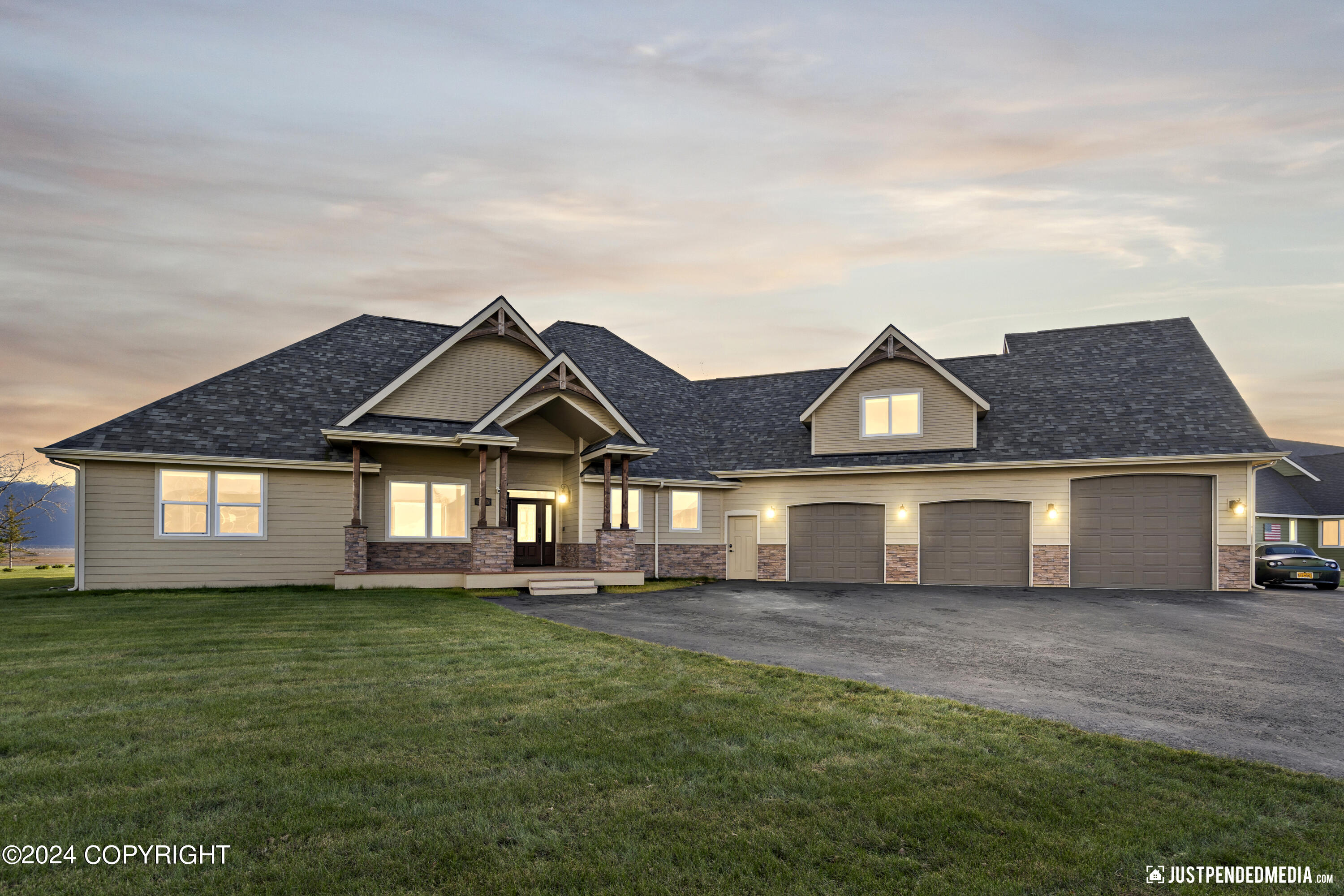 3666 S Barn Gable Loop