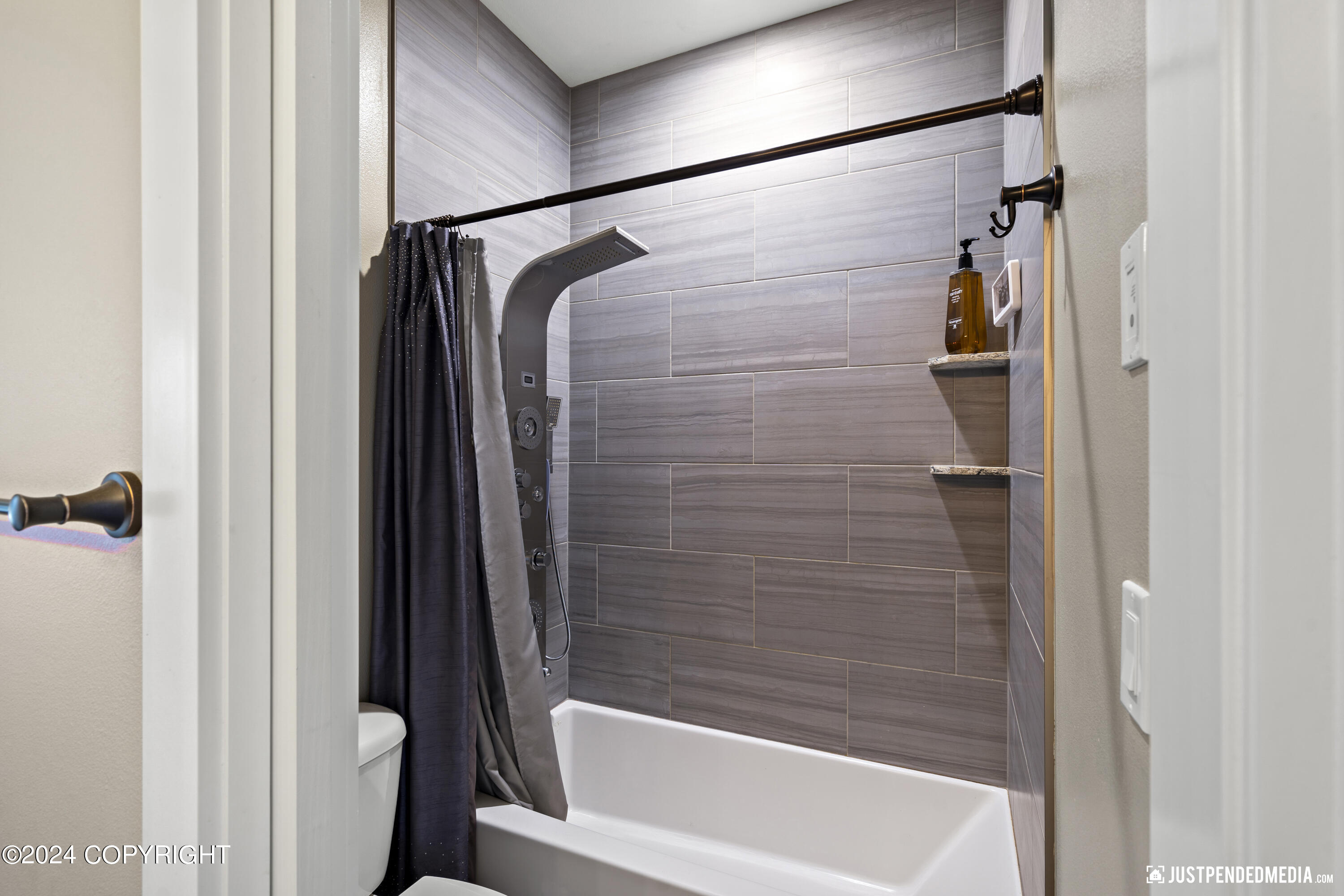 3666 S Barn Gable Loop