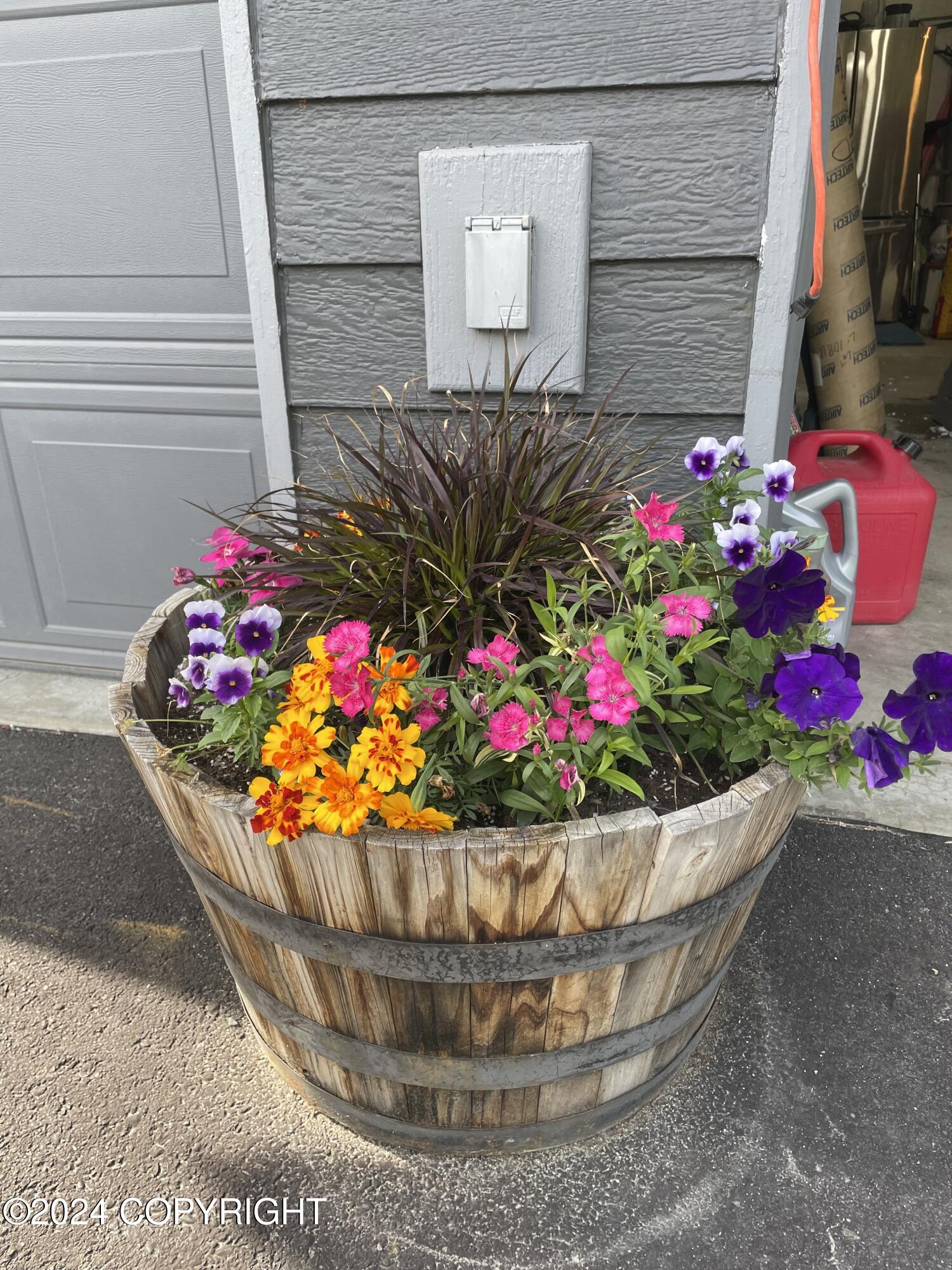 8571 Queensboro Avenue