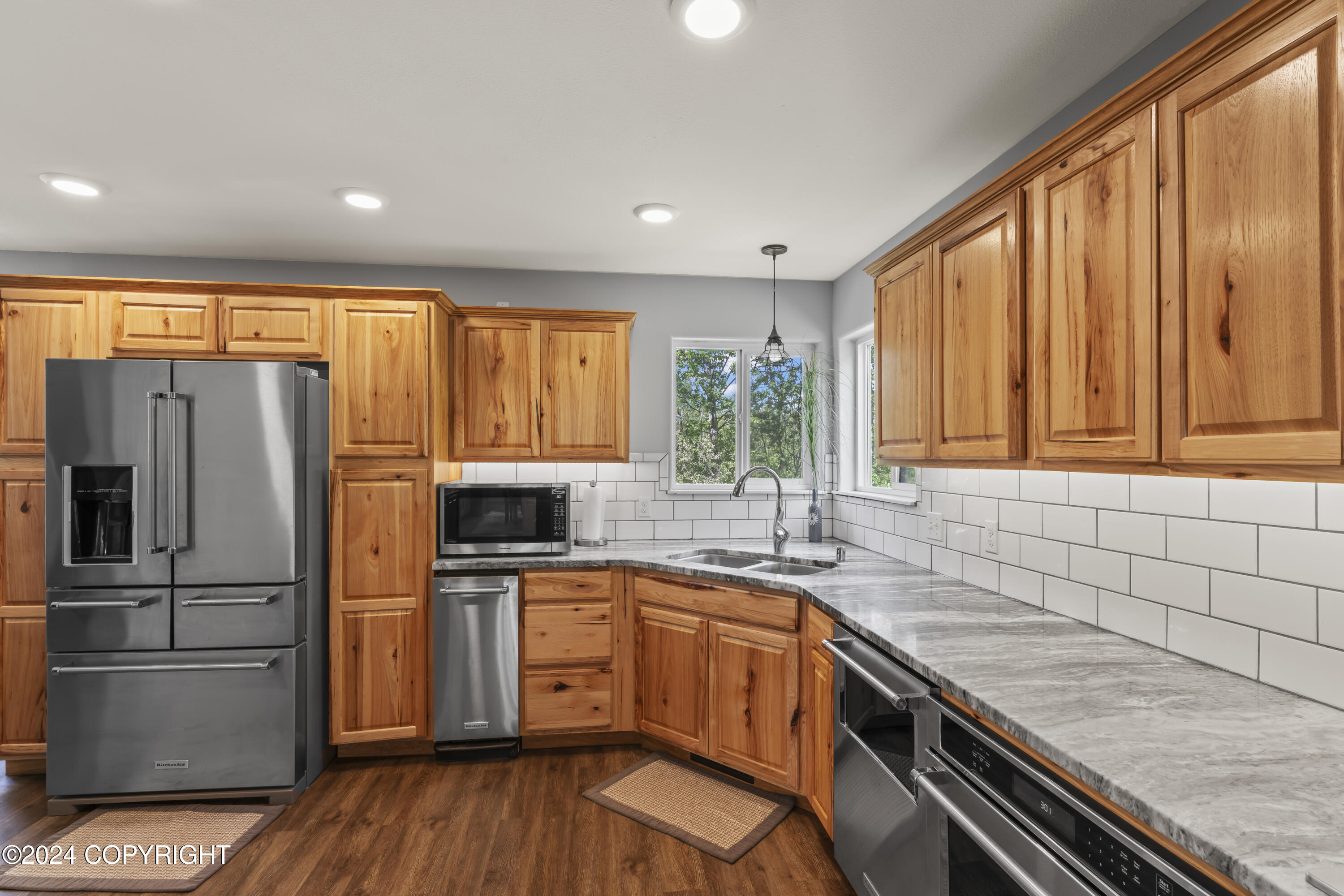 8571 Queensboro Avenue