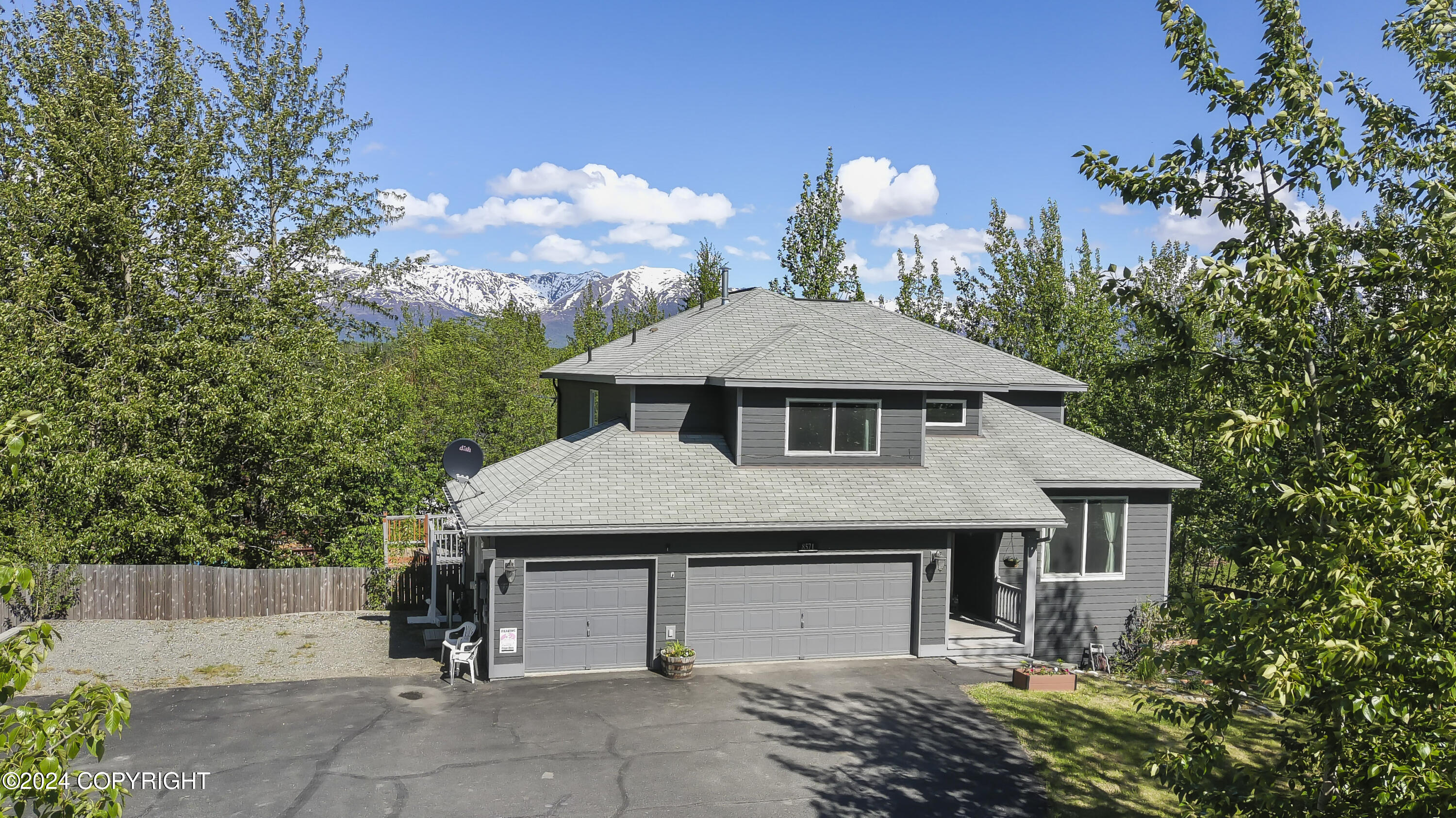 8571 Queensboro Avenue