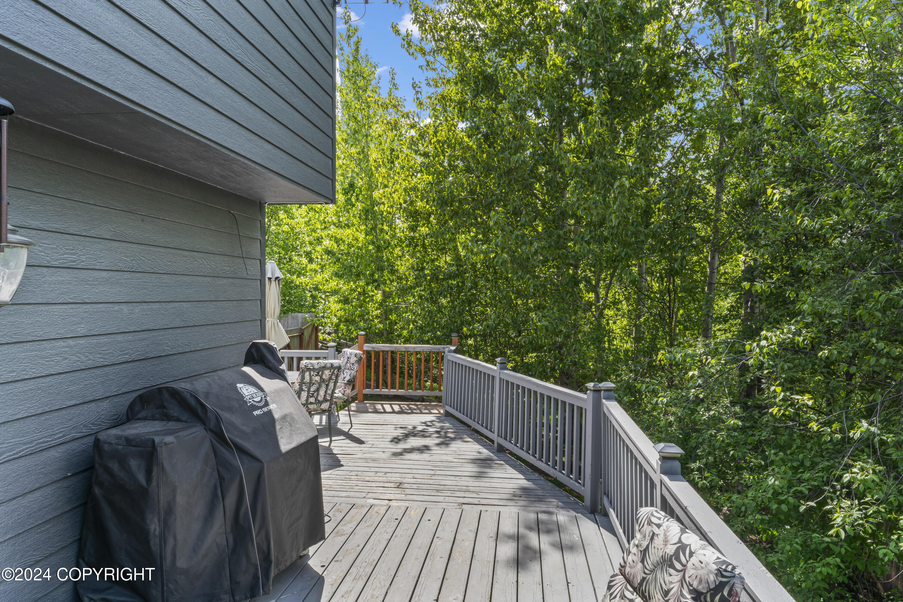 8571 Queensboro Avenue