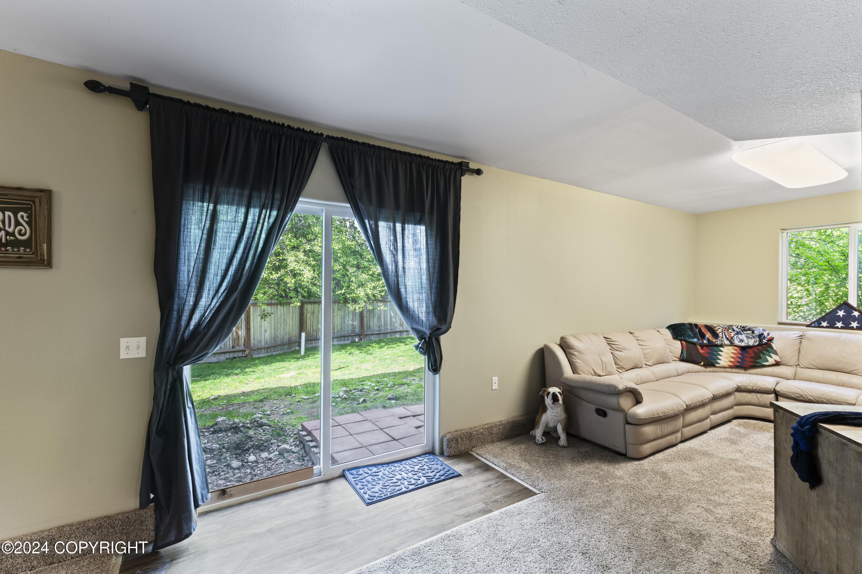 8571 Queensboro Avenue