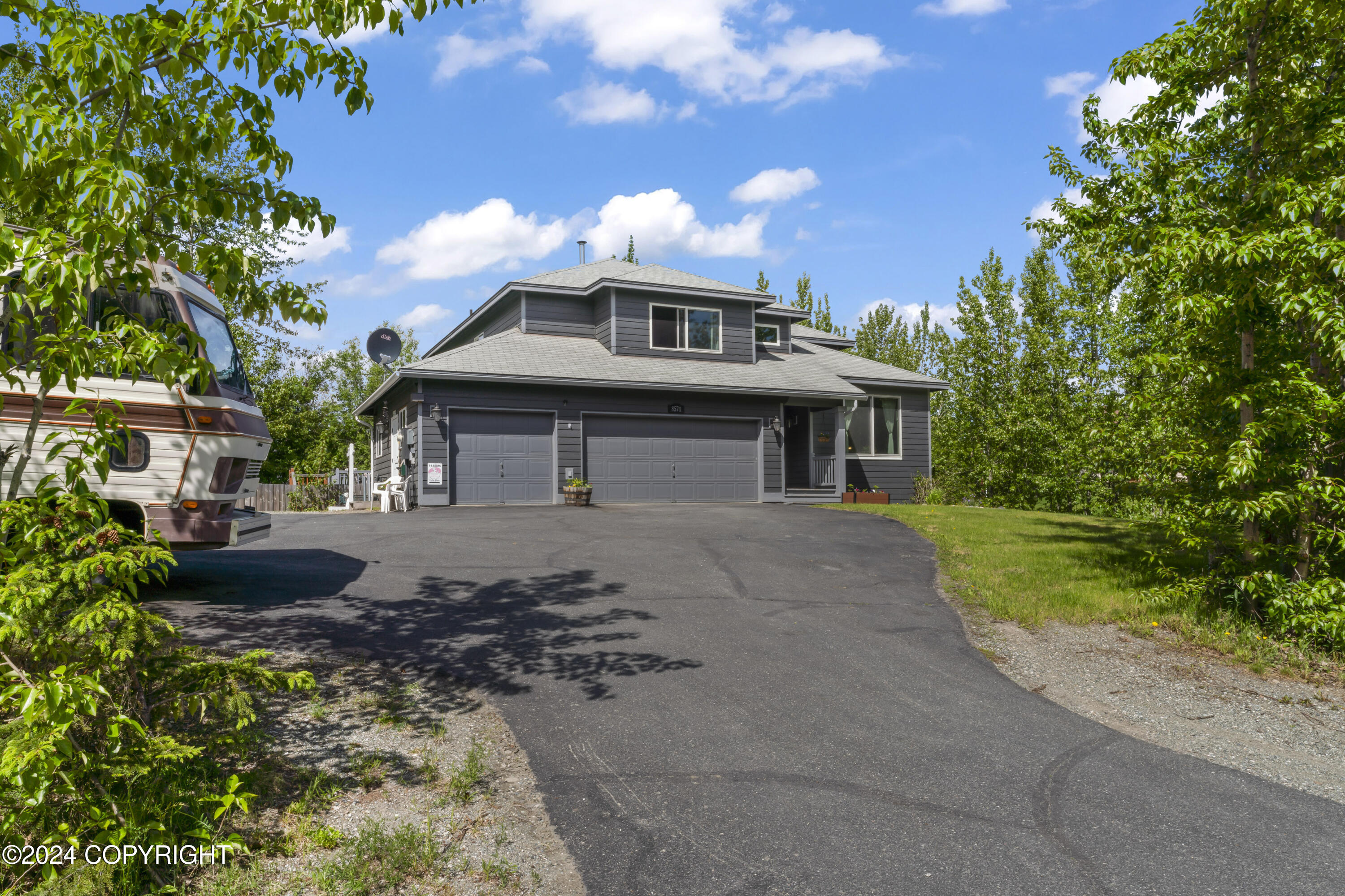 8571 Queensboro Avenue