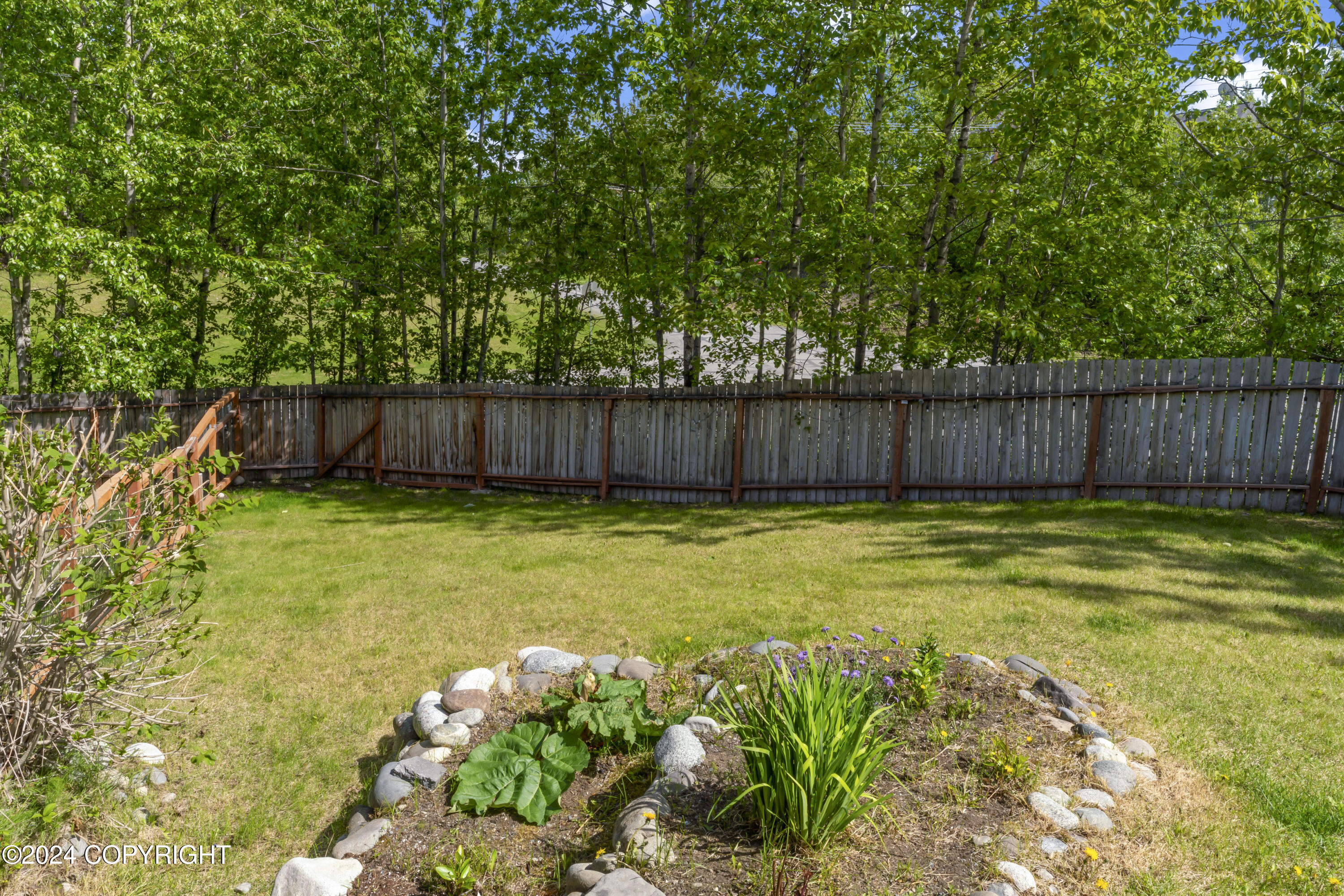 8571 Queensboro Avenue