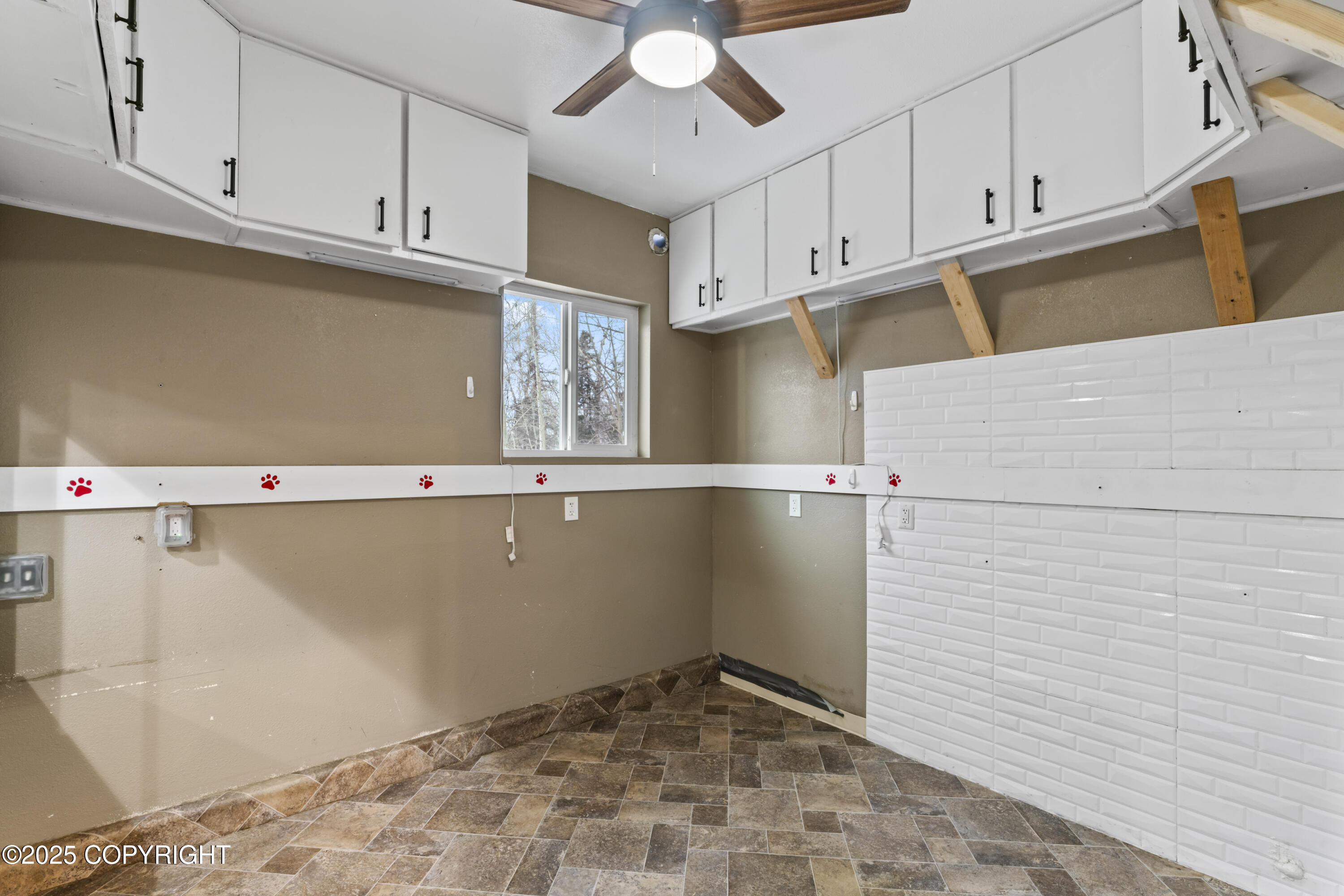 8571 Queensboro Avenue