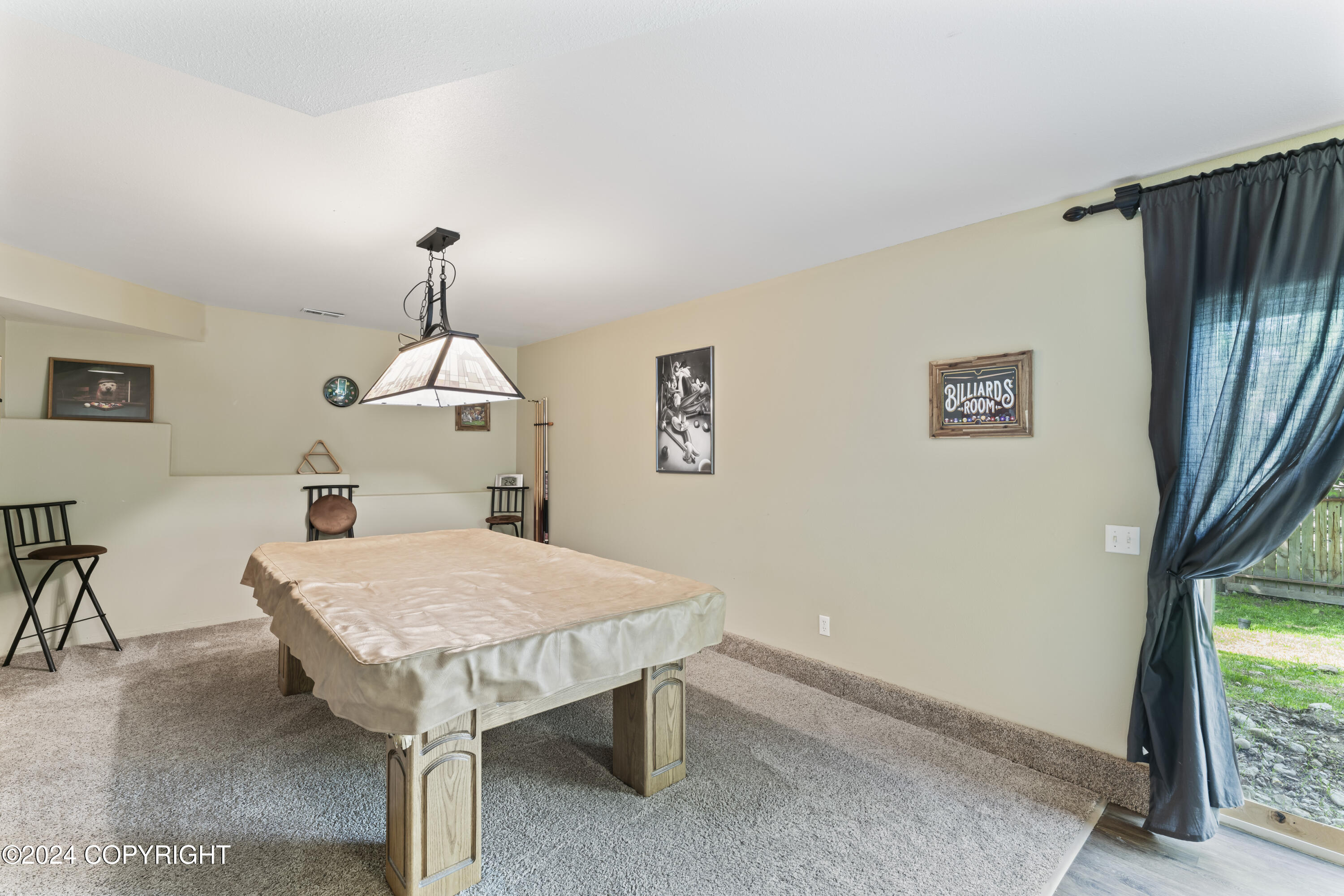 8571 Queensboro Avenue