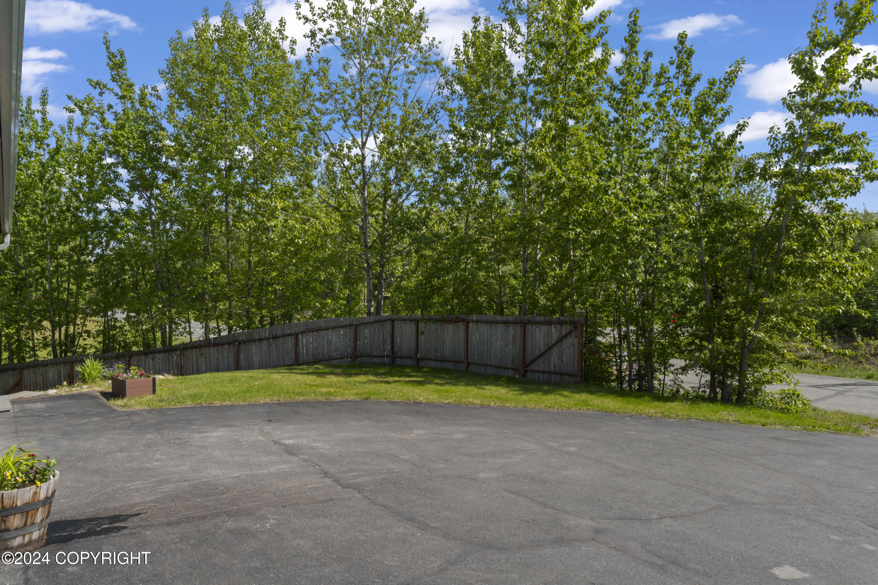 8571 Queensboro Avenue