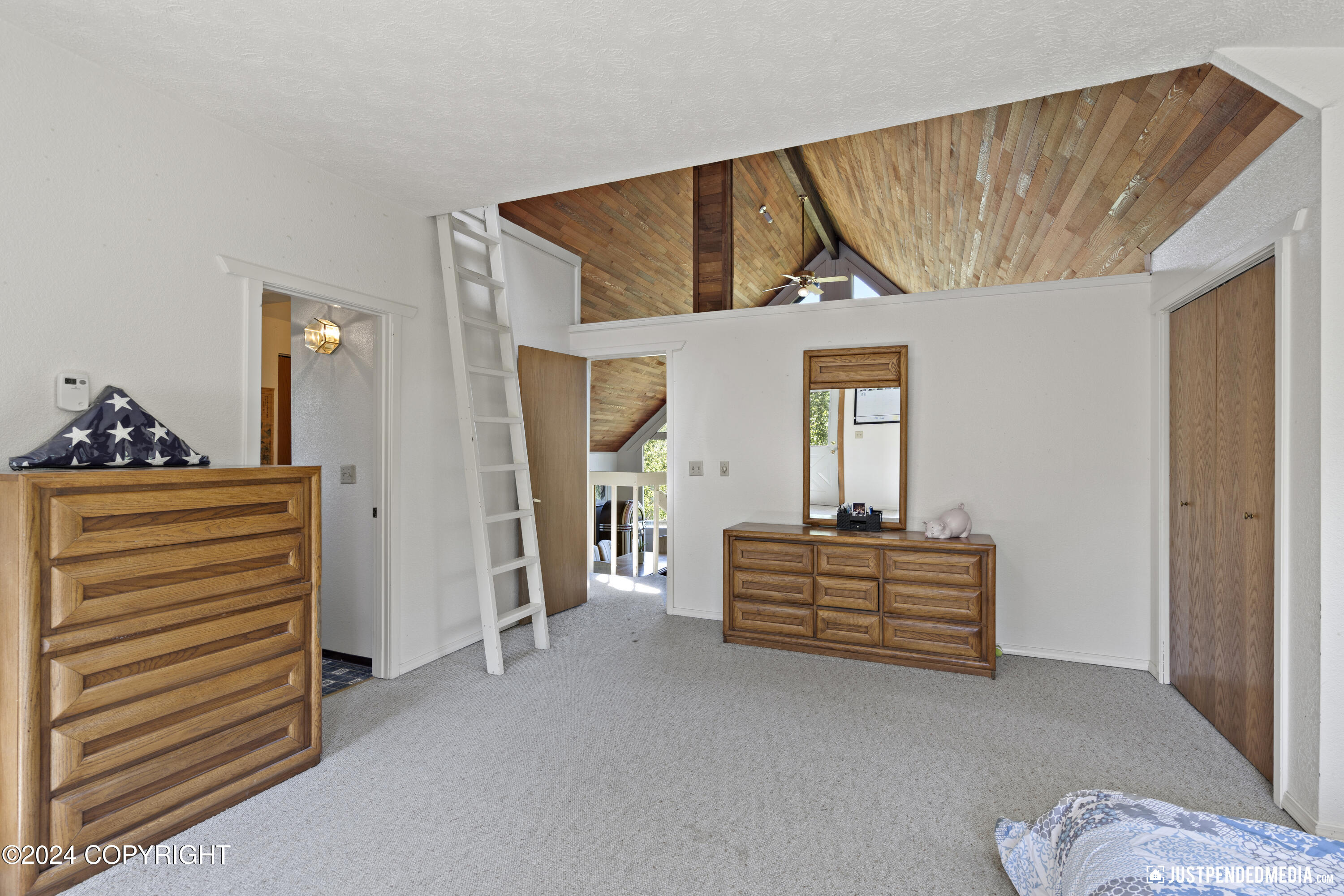 4201 Riverton Avenue