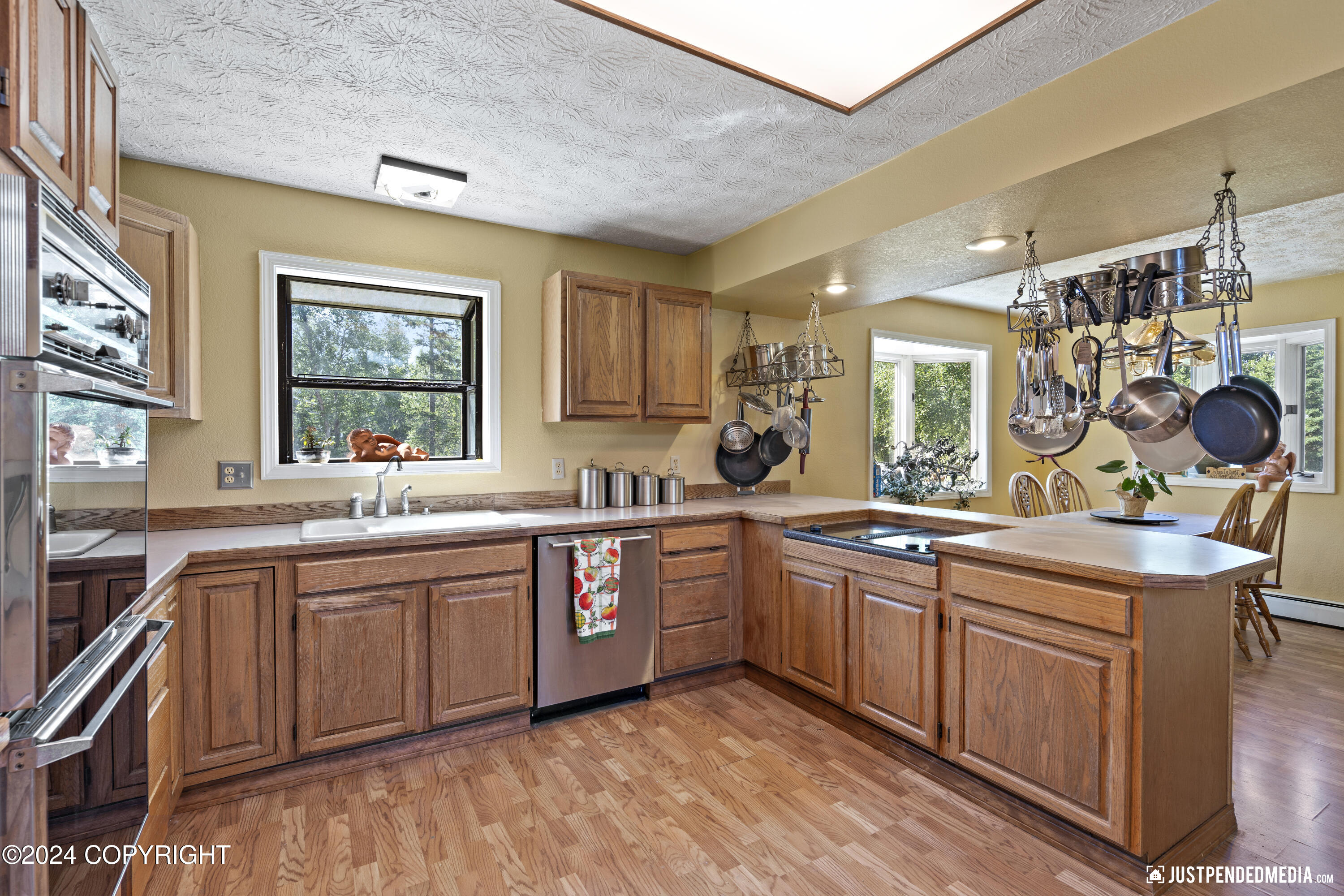 4201 Riverton Avenue