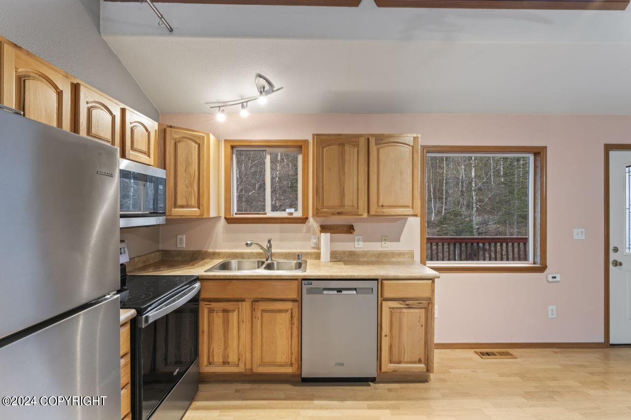 18168 Eska Mountain Way