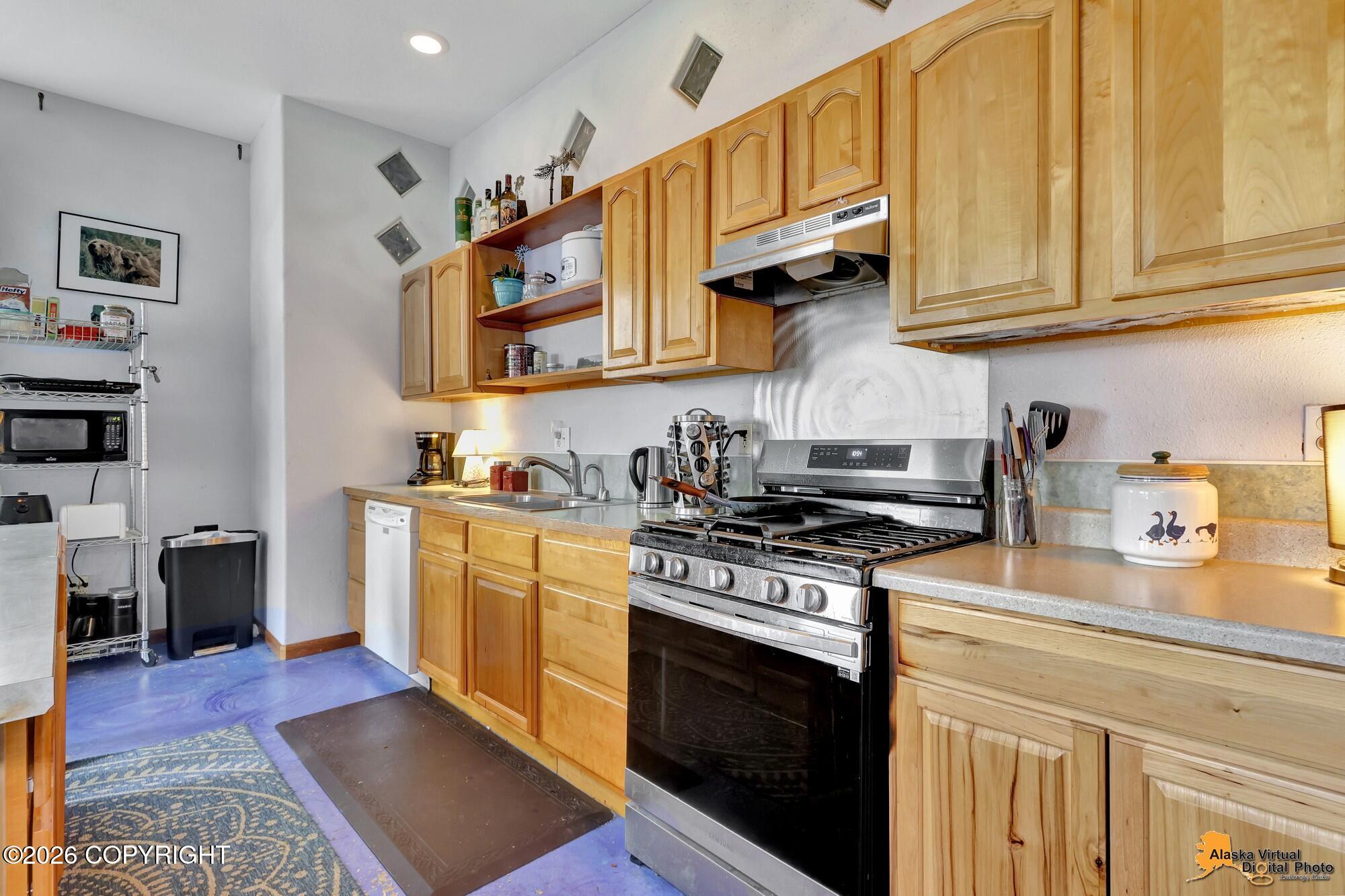 16528 Kings Way Drive