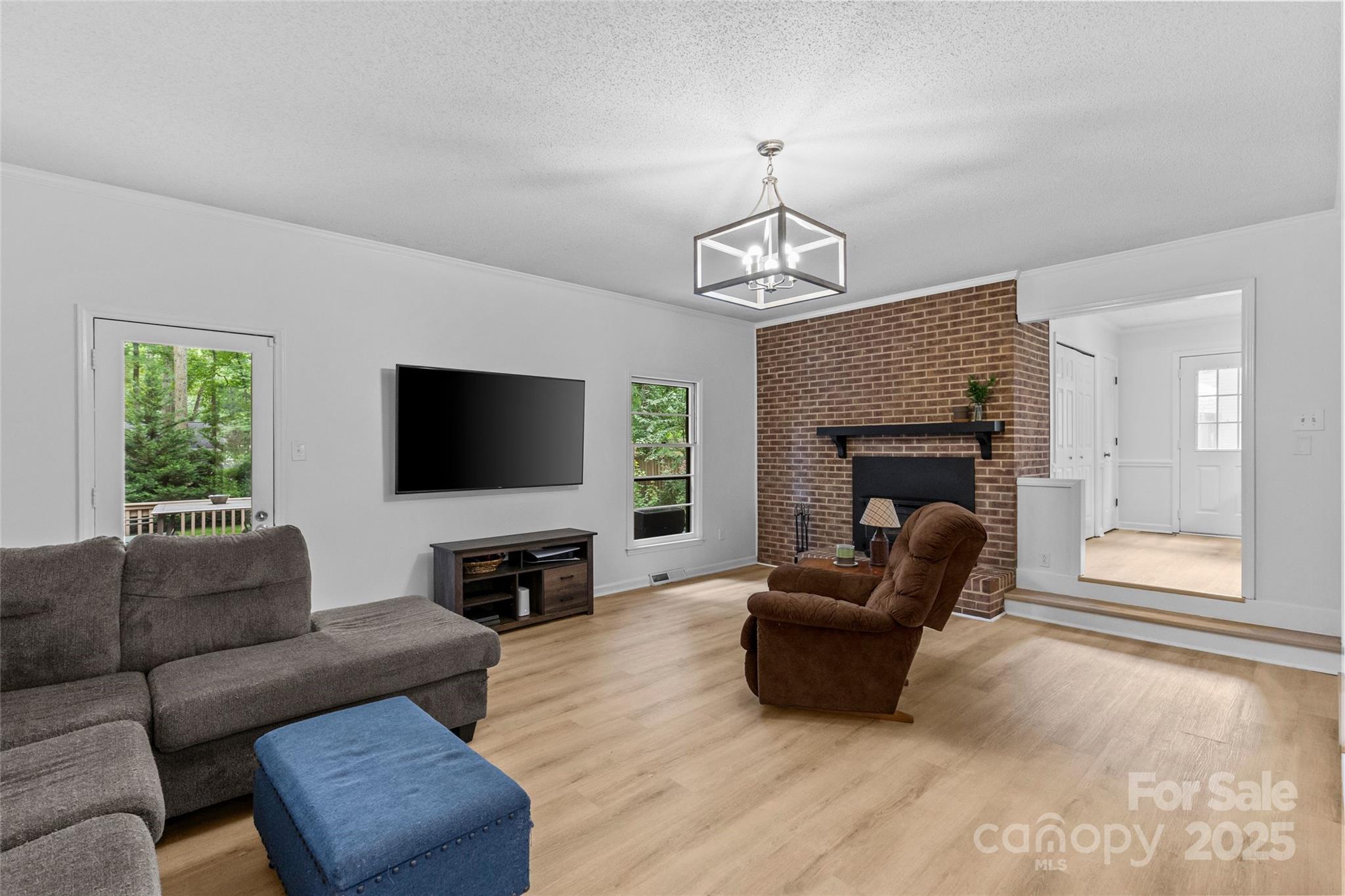 1001 Pinafore Drive