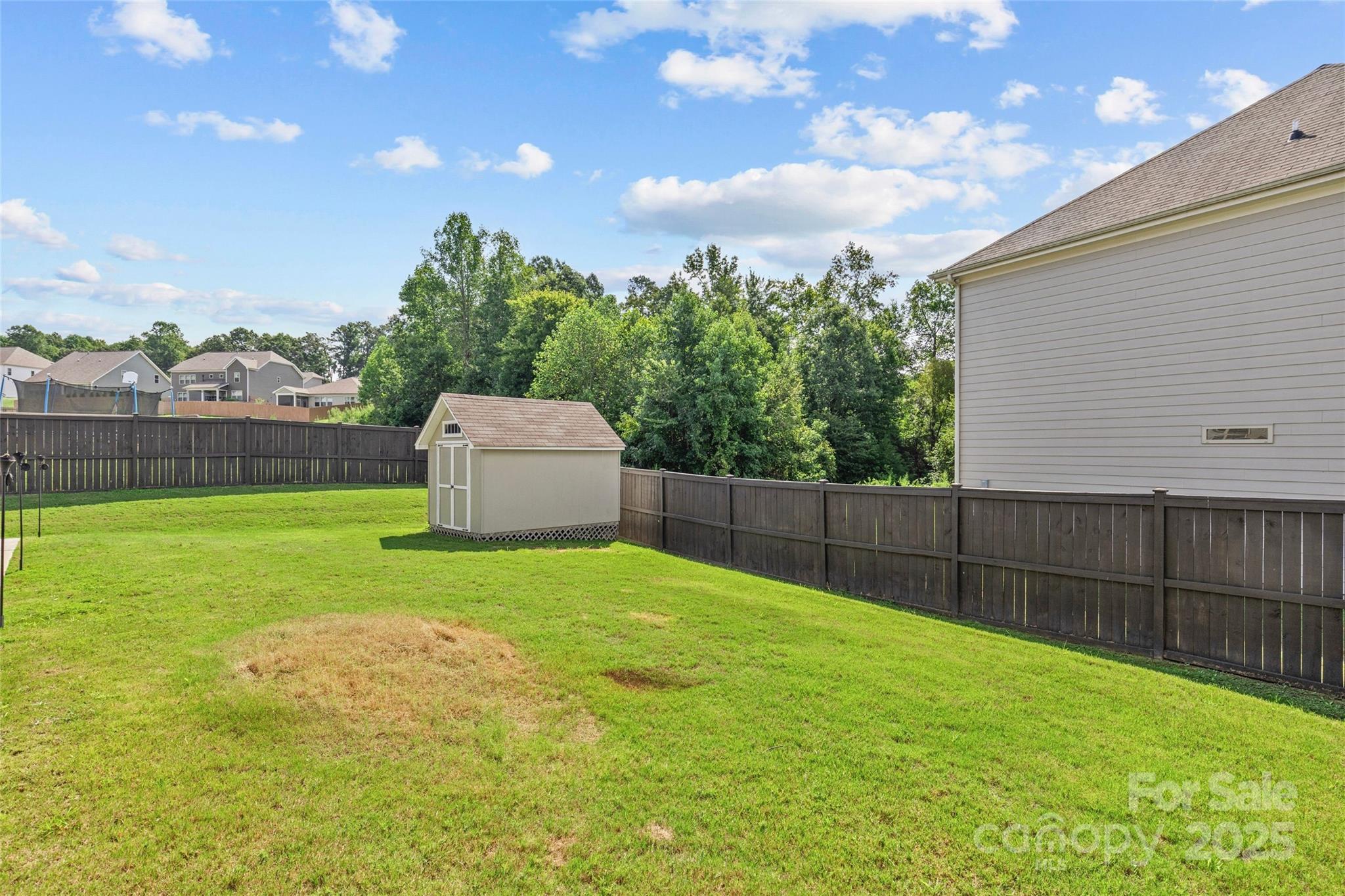 832 Oak Manor Drive SE