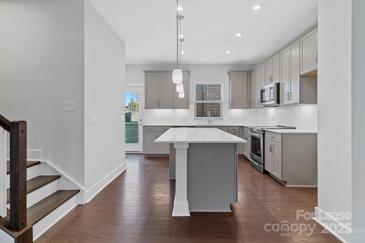 12147 Brooklyn Avenue