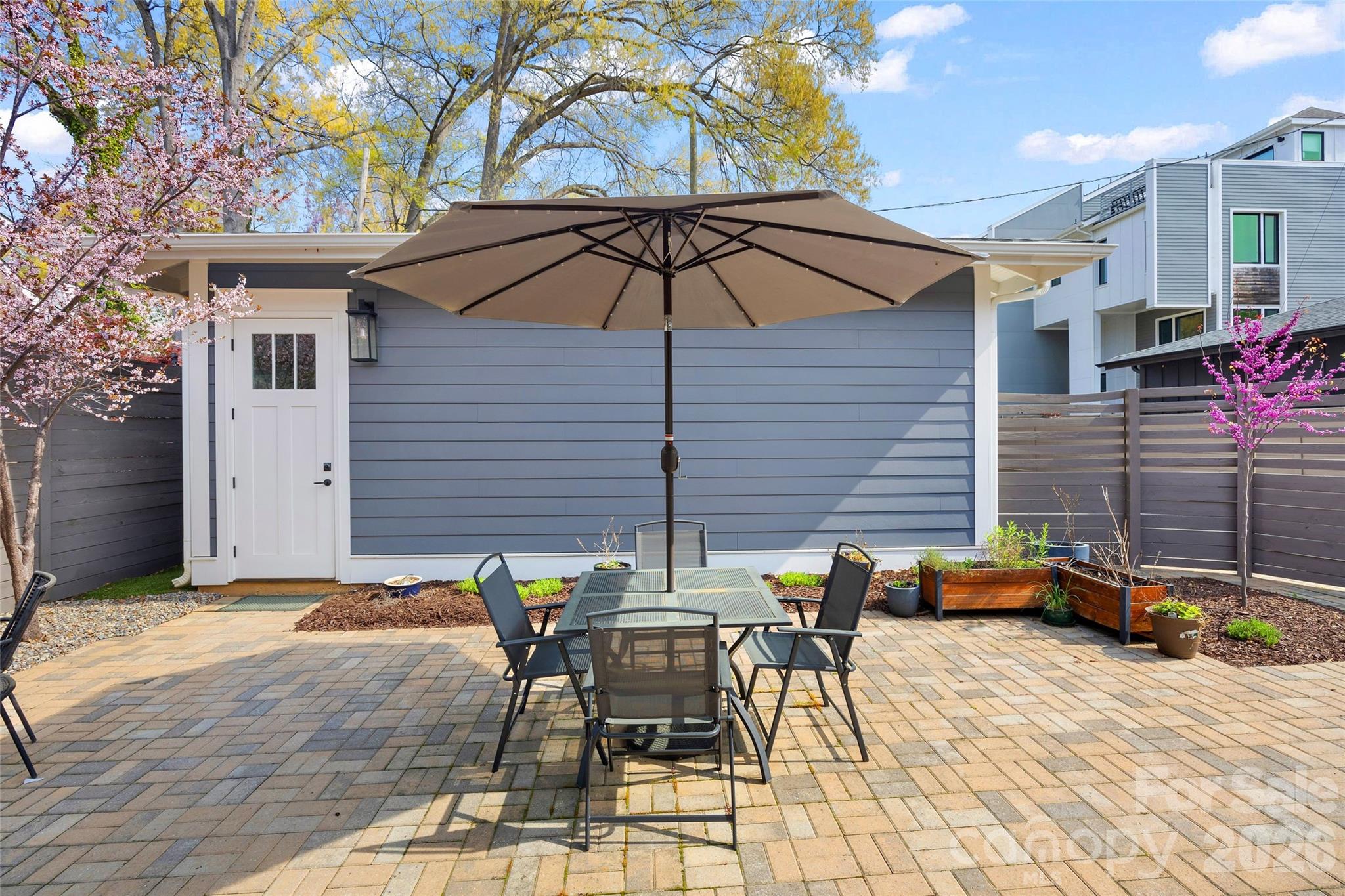 2649 Chesterfield Avenue