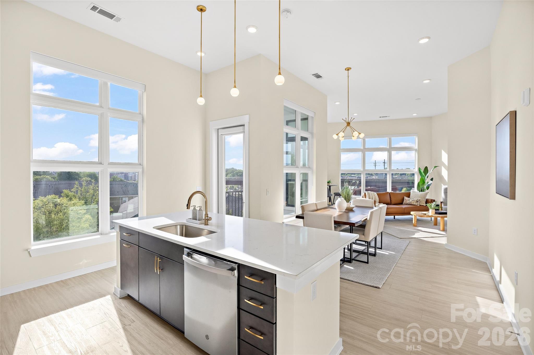 3630 N Davidson Street Unit: 4407