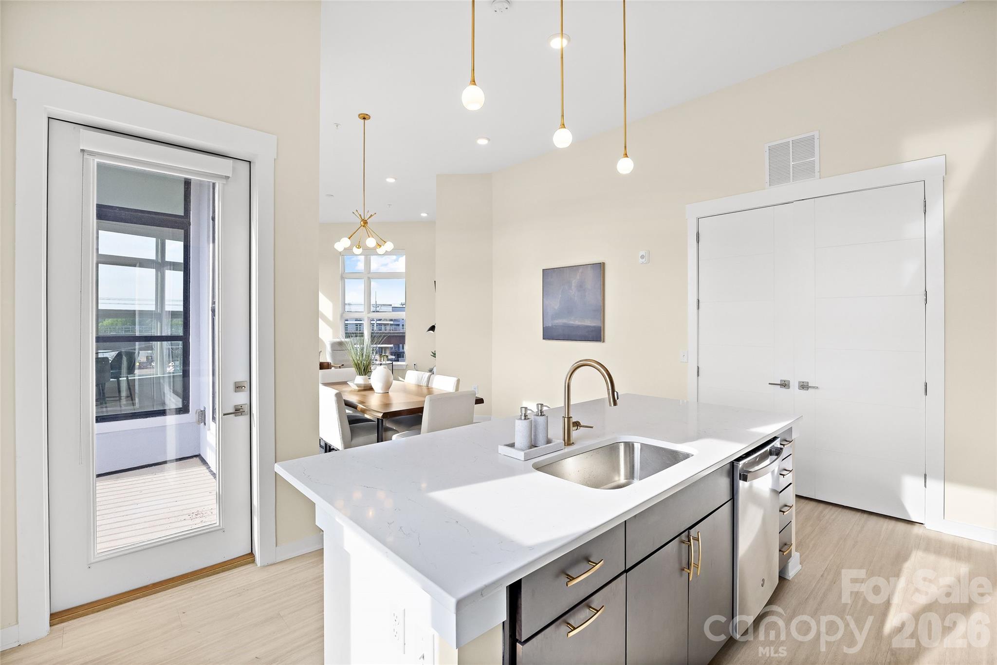 3630 N Davidson Street Unit: 4407