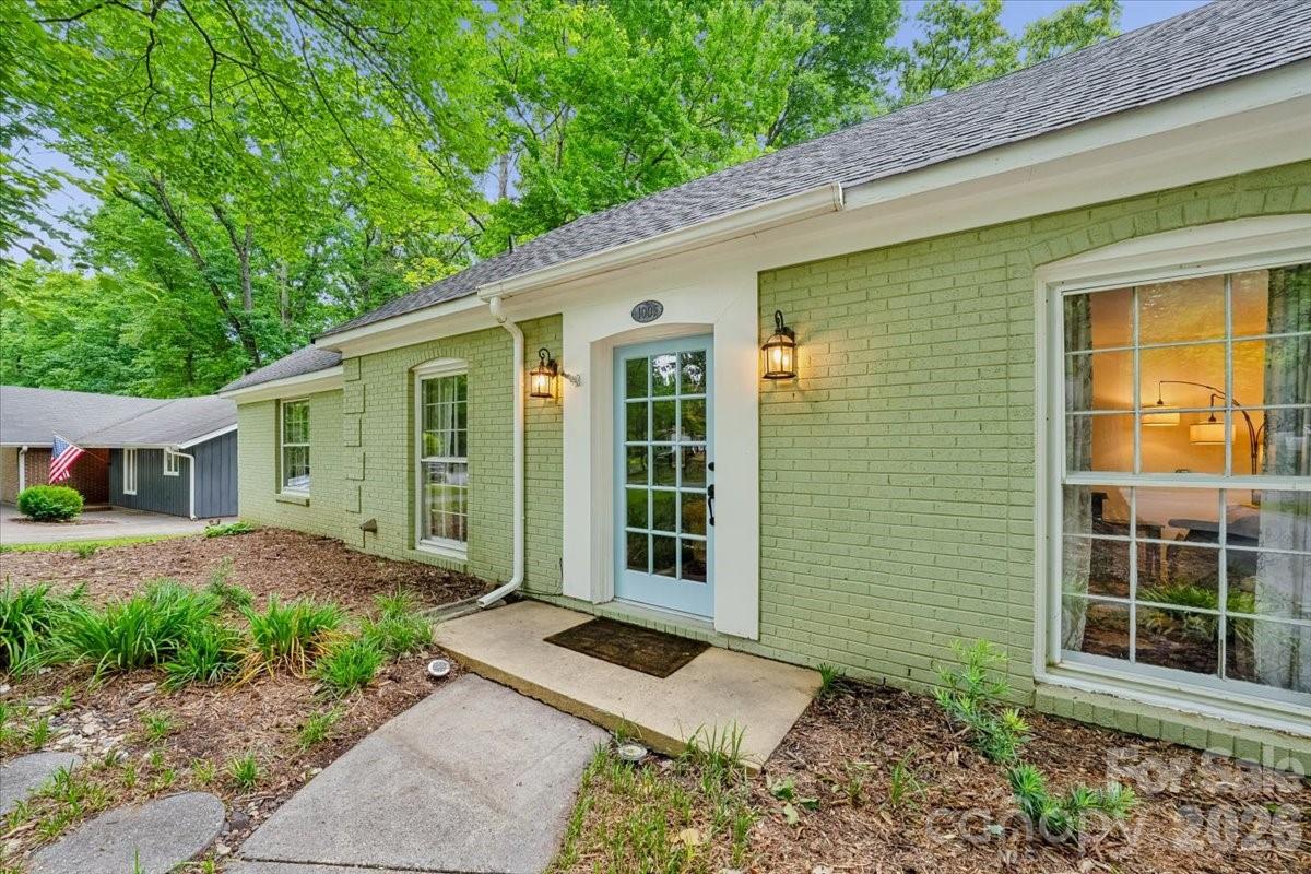 1005 Pinafore Drive