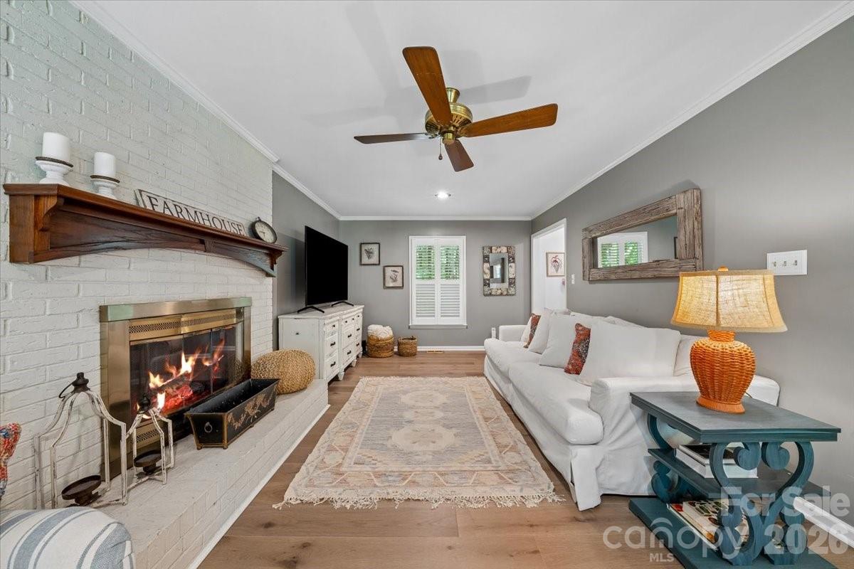 14004 Maple Hollow Lane