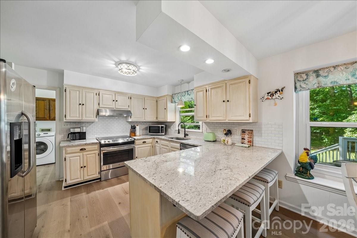 14004 Maple Hollow Lane