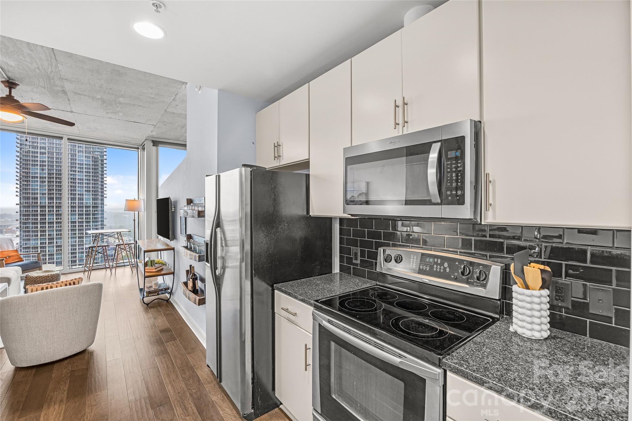 210 N Church Street Unit: 2006