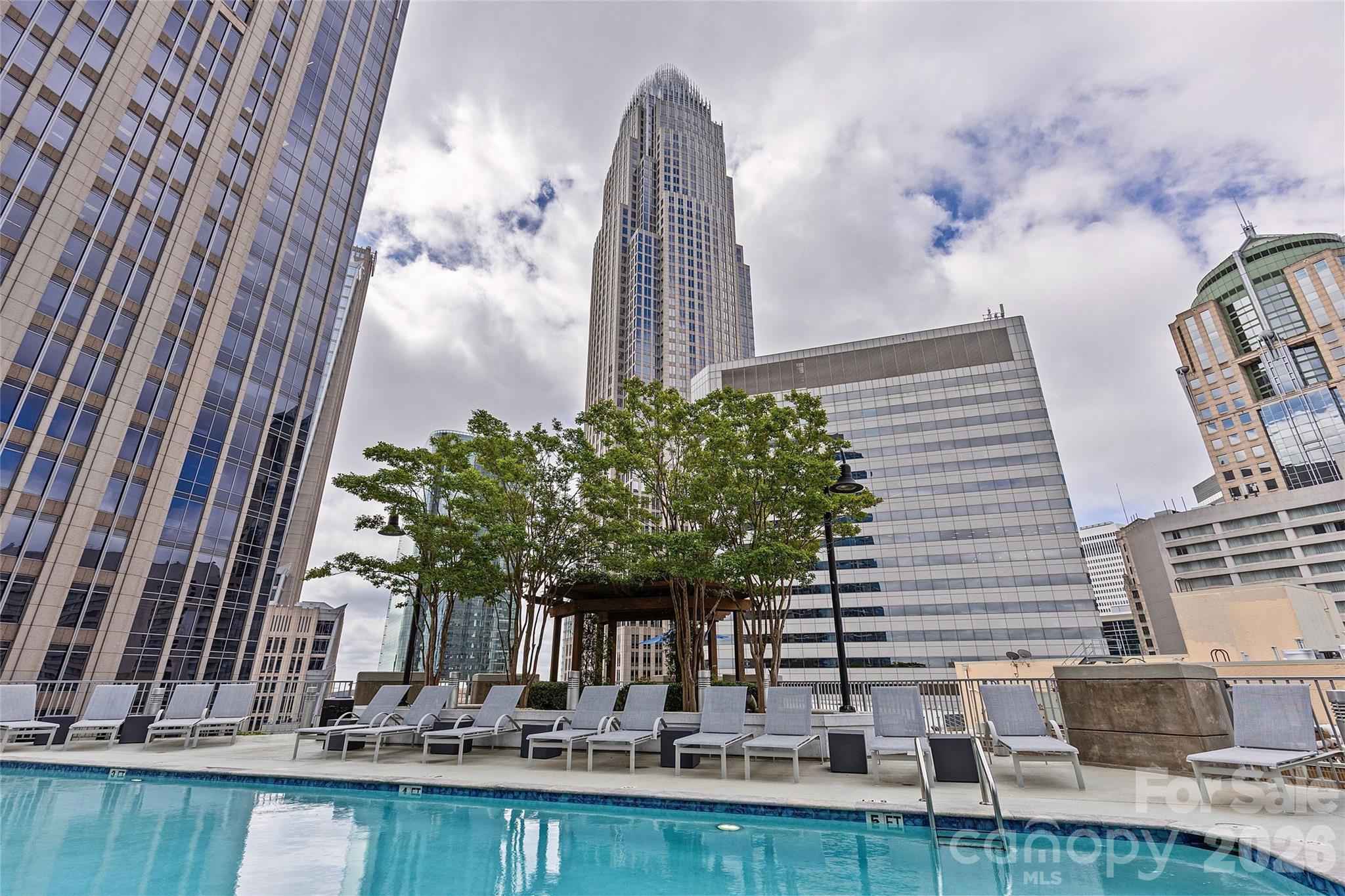210 N Church Street Unit: 2006