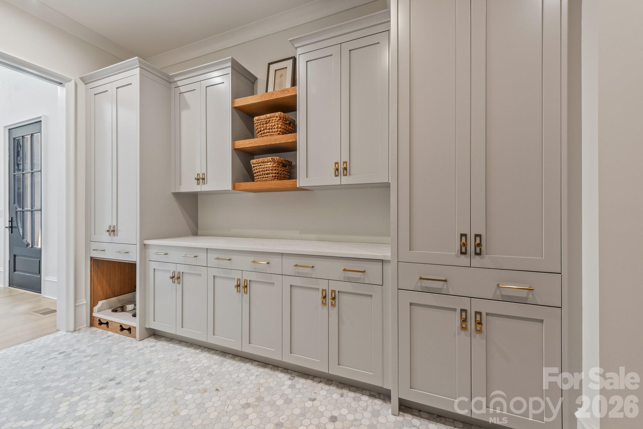 5555 Lansing Drive