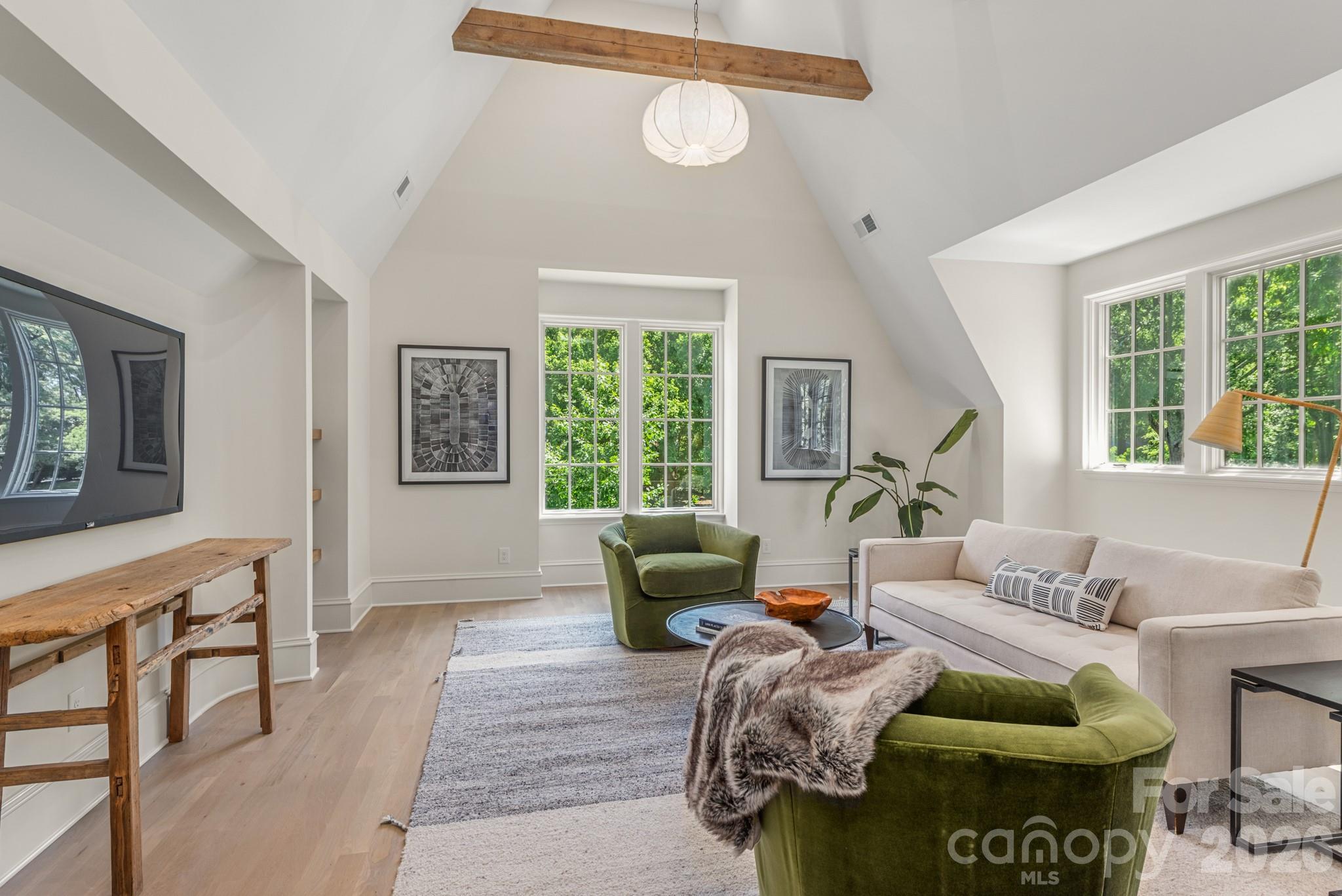 5555 Lansing Drive