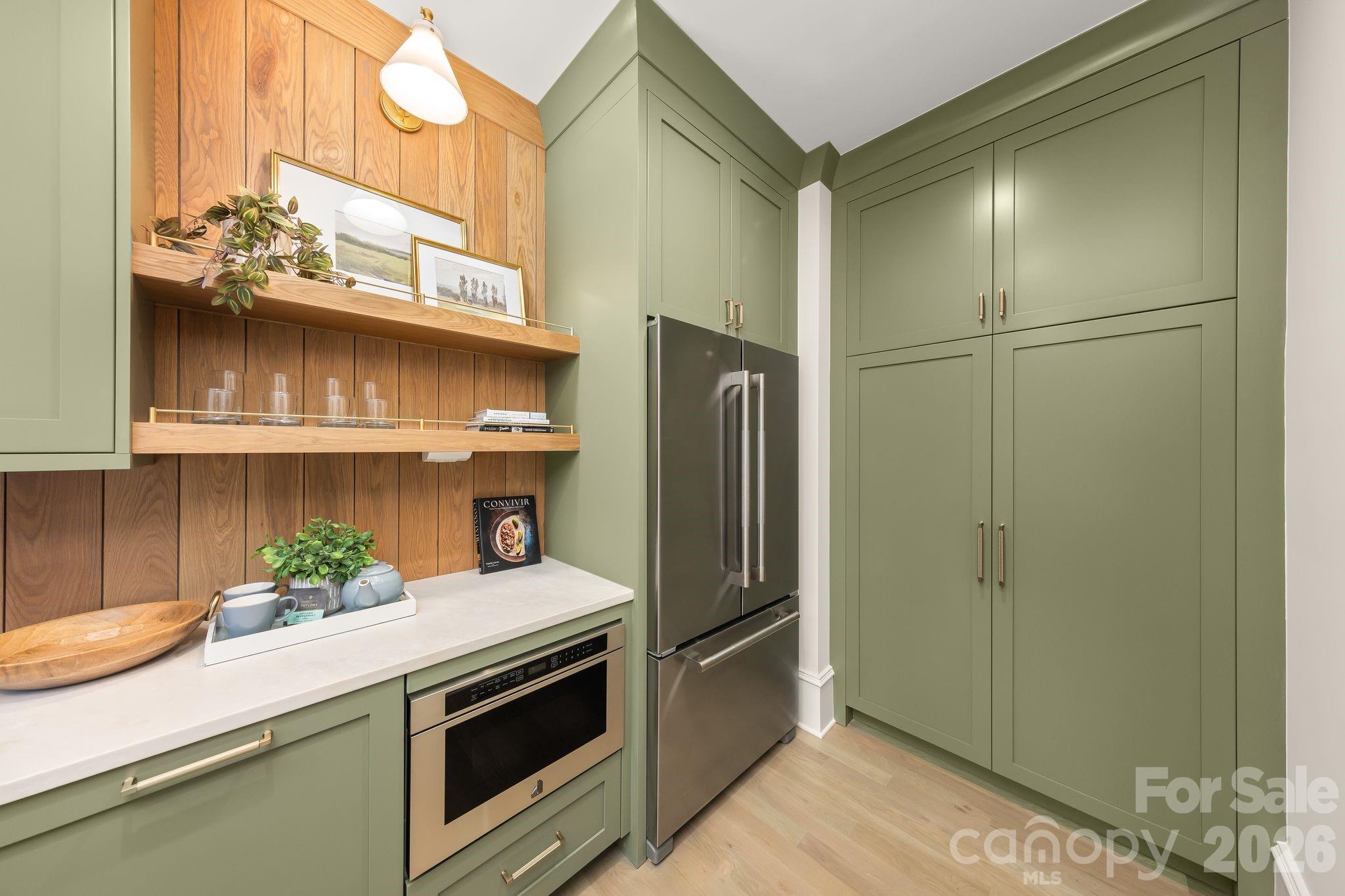 5555 Lansing Drive