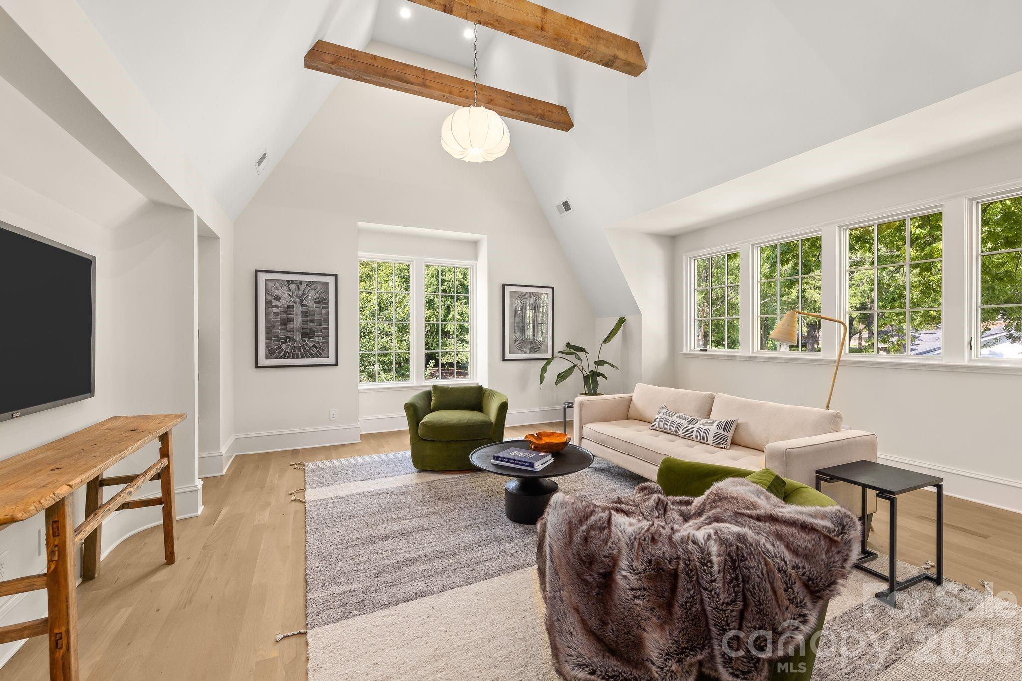 5555 Lansing Drive