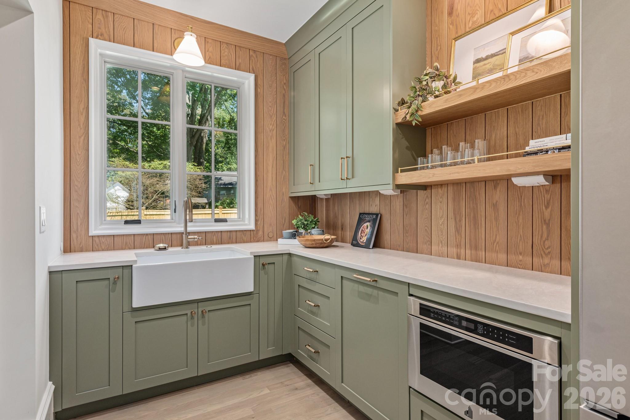 5555 Lansing Drive