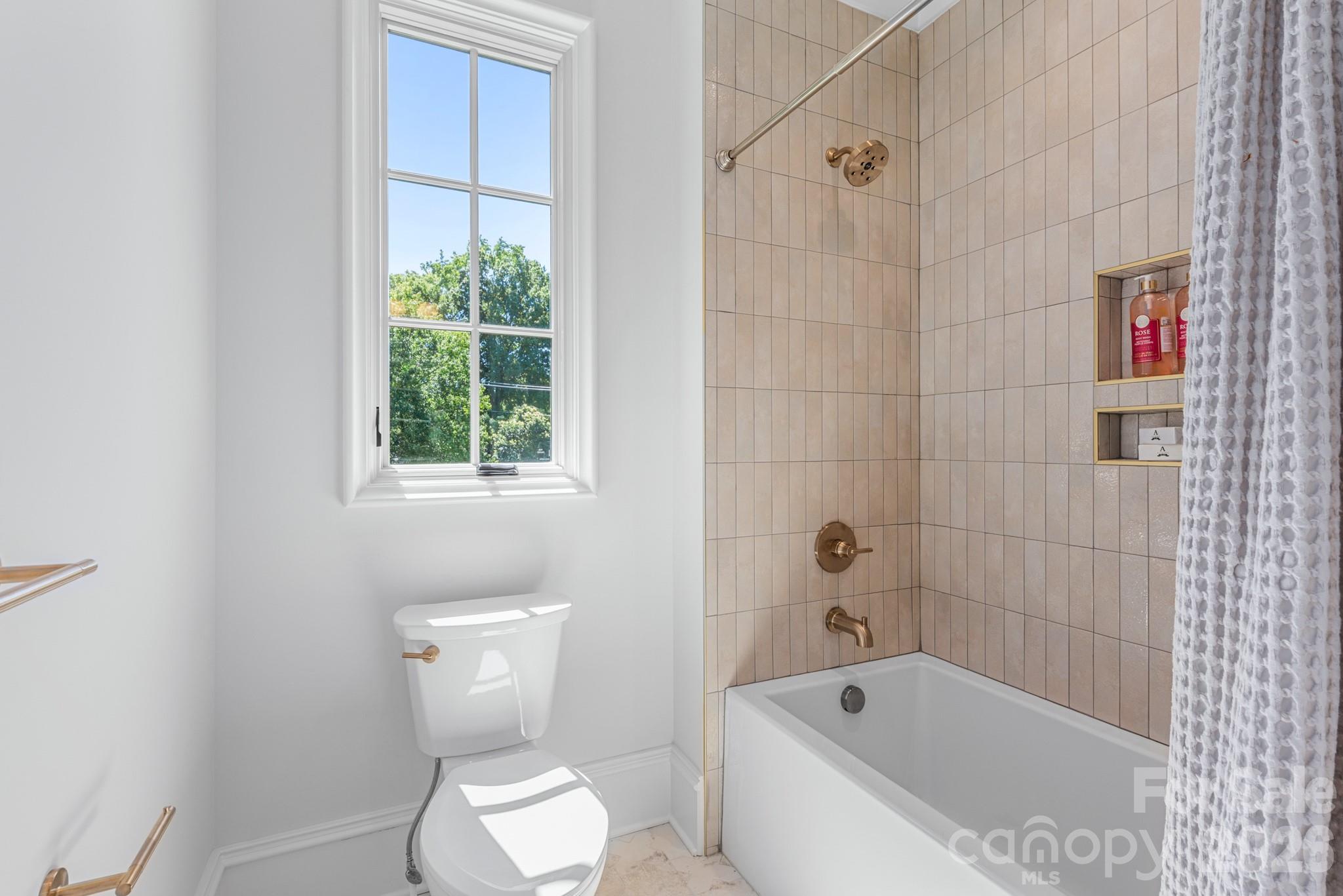 5555 Lansing Drive