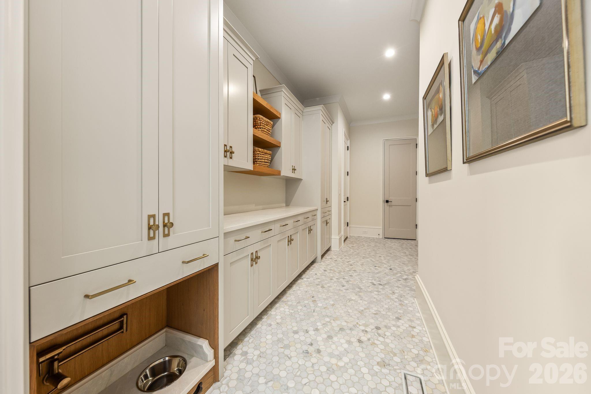 5555 Lansing Drive