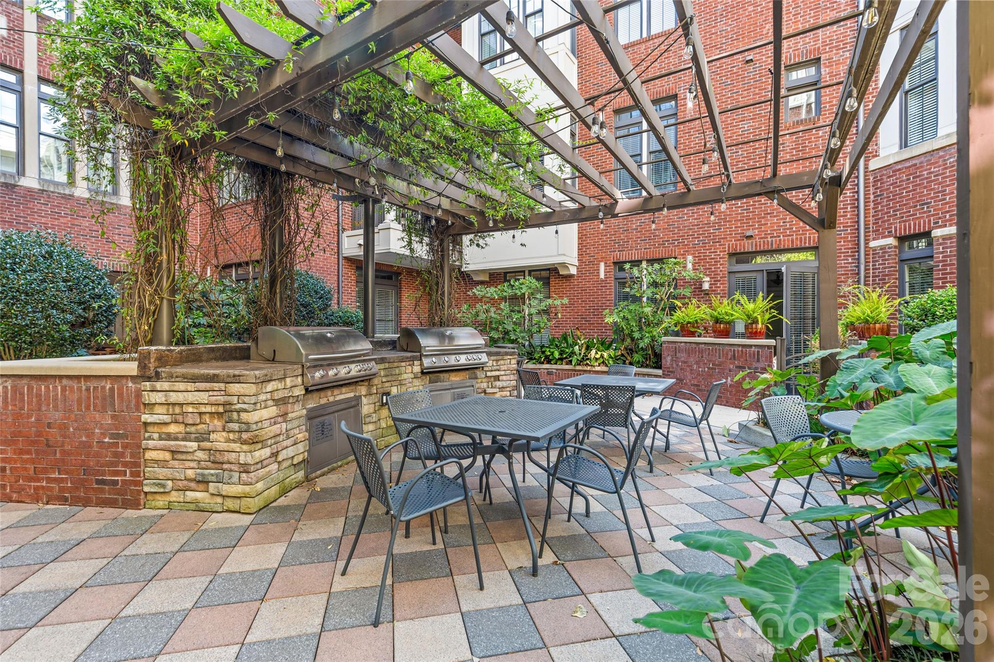 2810 Selwyn Avenue Unit: 209