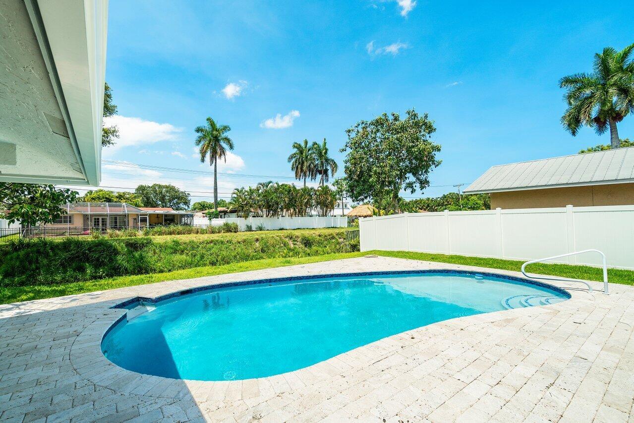 981 SW 8th Street