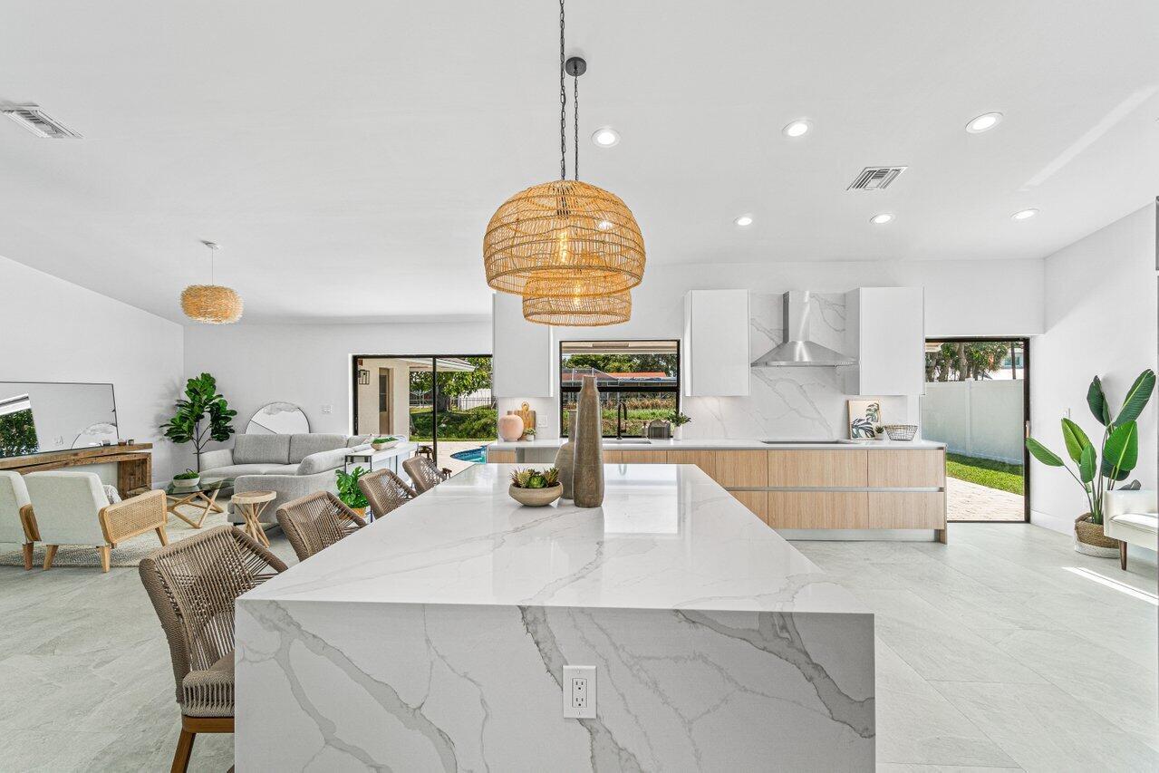 981 SW 8th Street