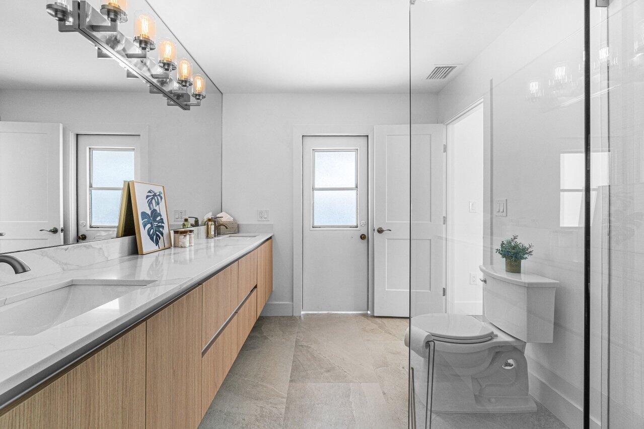 981 SW 8th Street