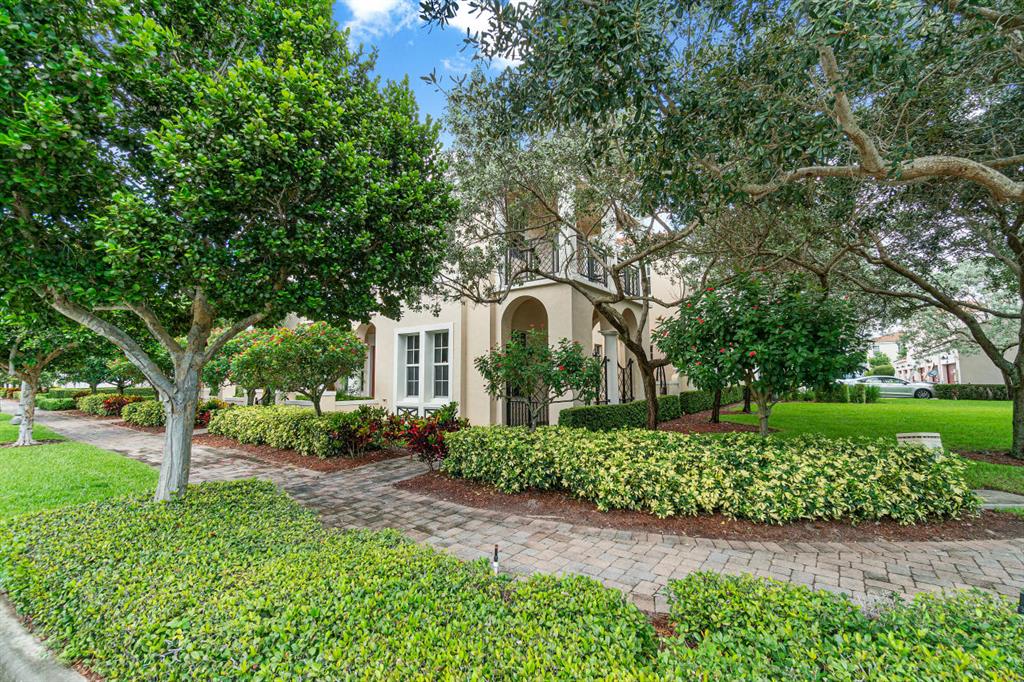 786 NW 83rd Lane