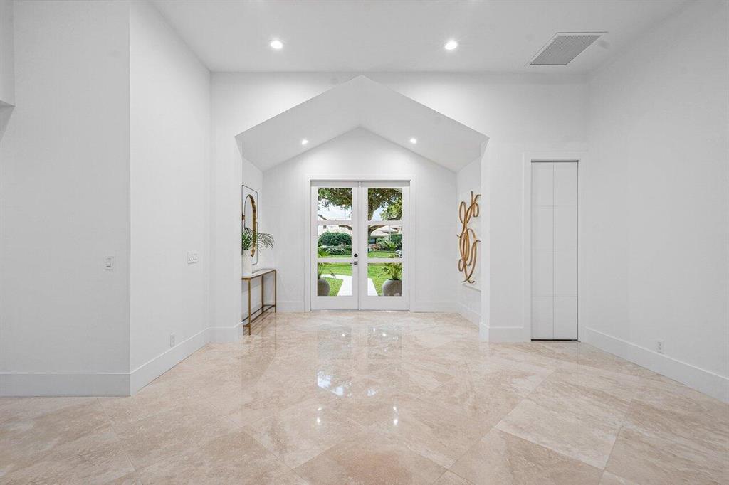 3230 Hyde Circle