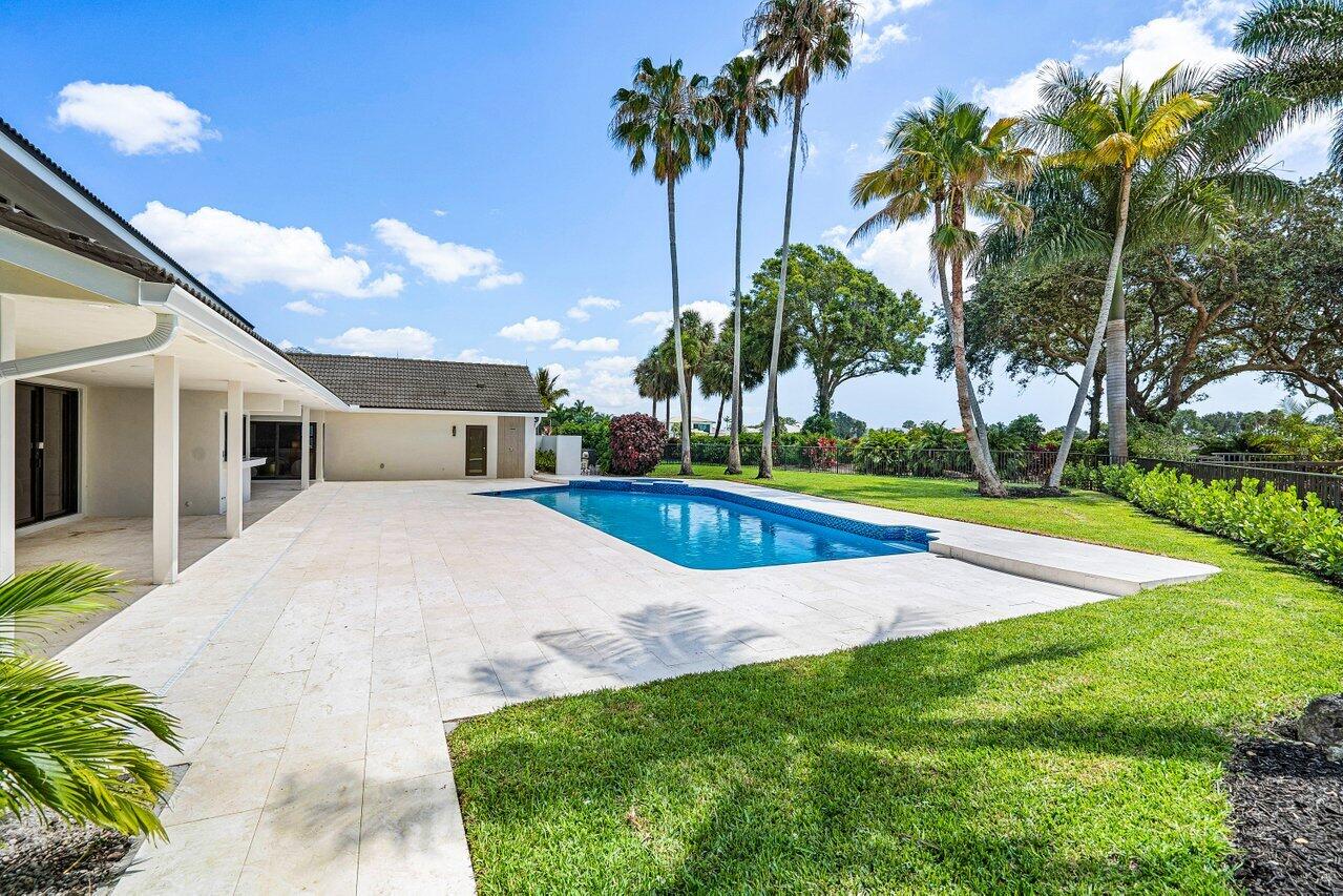 4863 Bocaire Boulevard