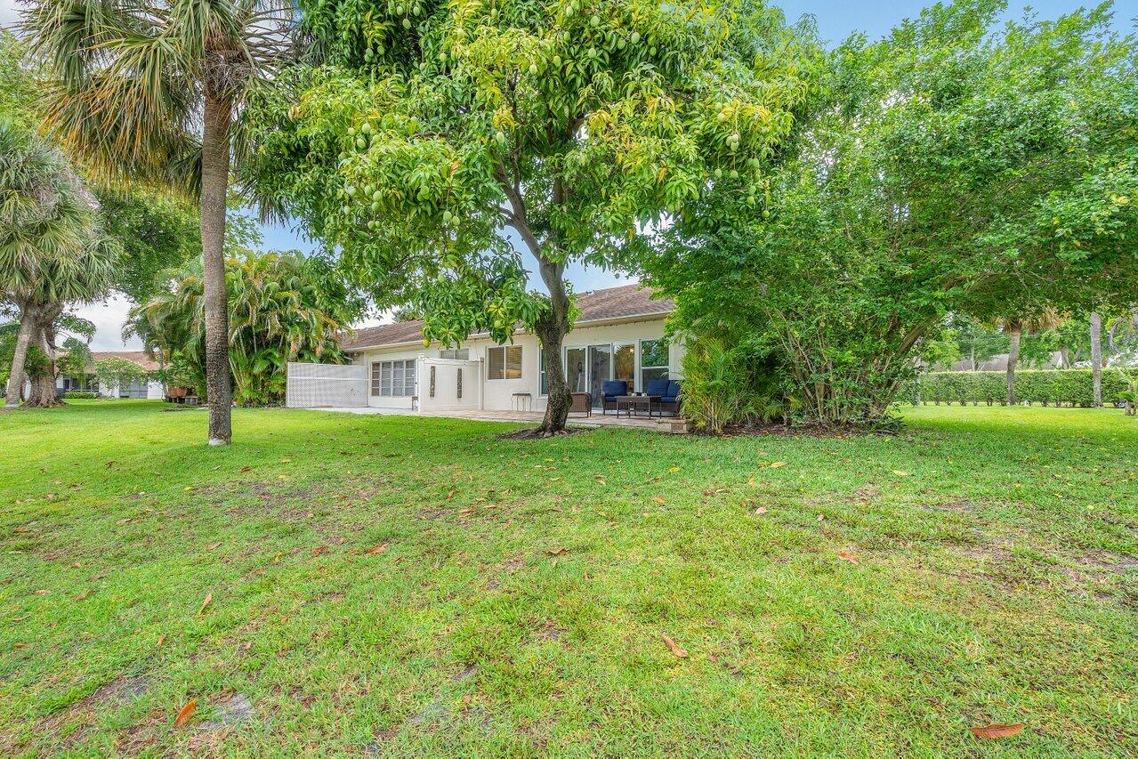 844 Lago Road