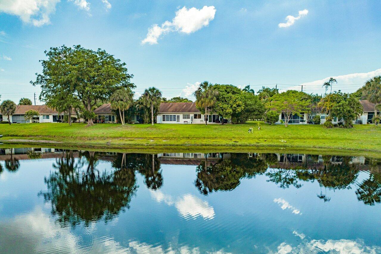 844 Lago Road