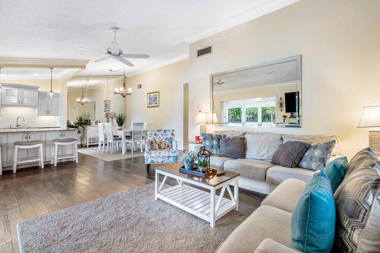 844 Lago Road