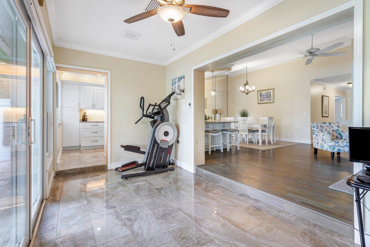 844 Lago Road