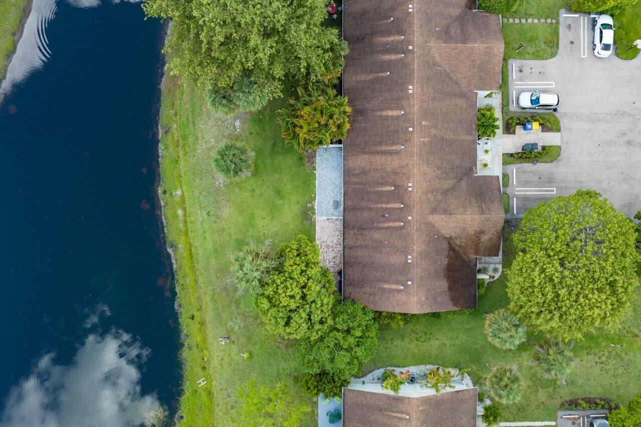 844 Lago Road