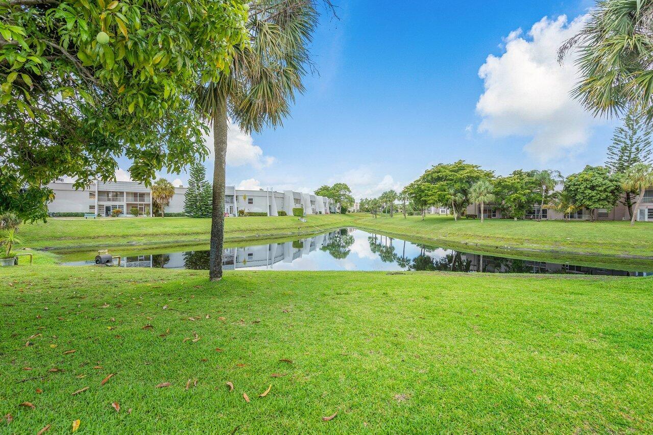 844 Lago Road
