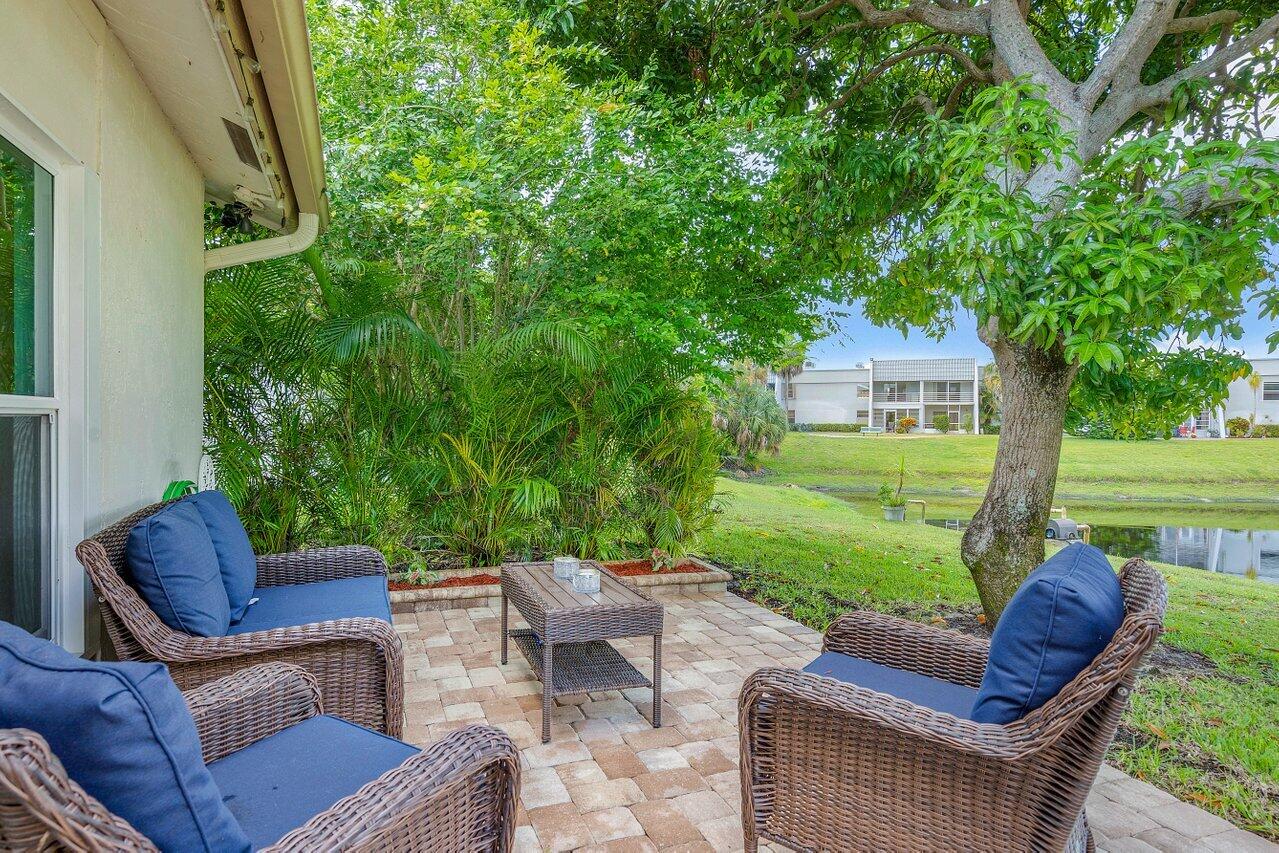 844 Lago Road