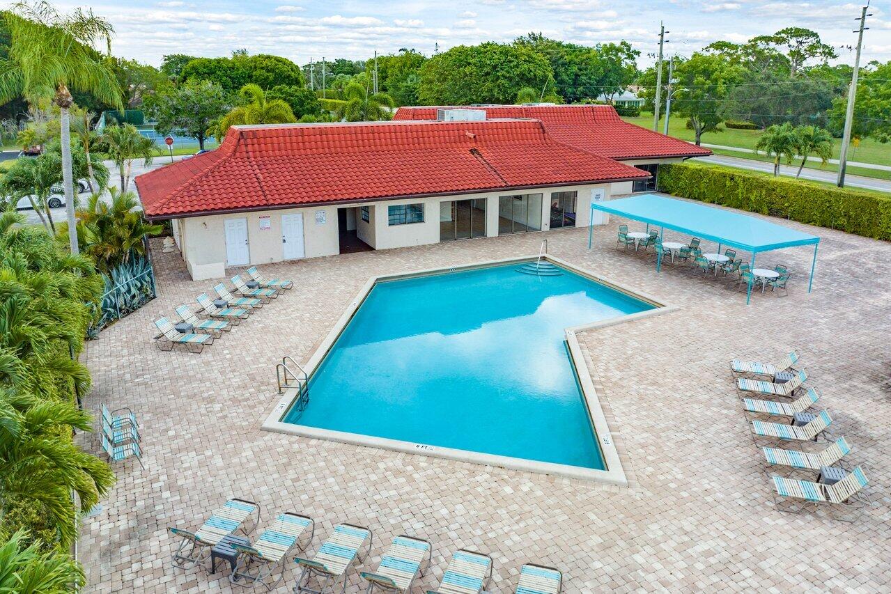 844 Lago Road
