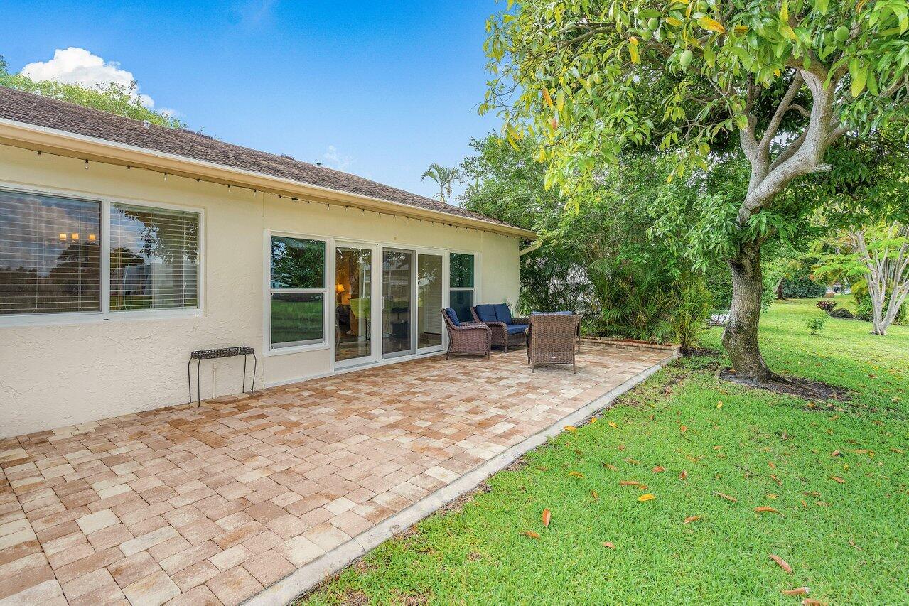 844 Lago Road